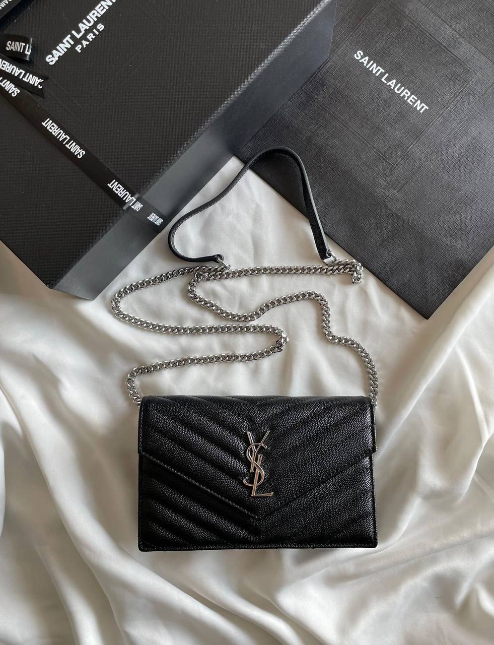 YSL
65 dhs✅
With box
🎁🎁🎁
Zain219
♥️♥️♥️