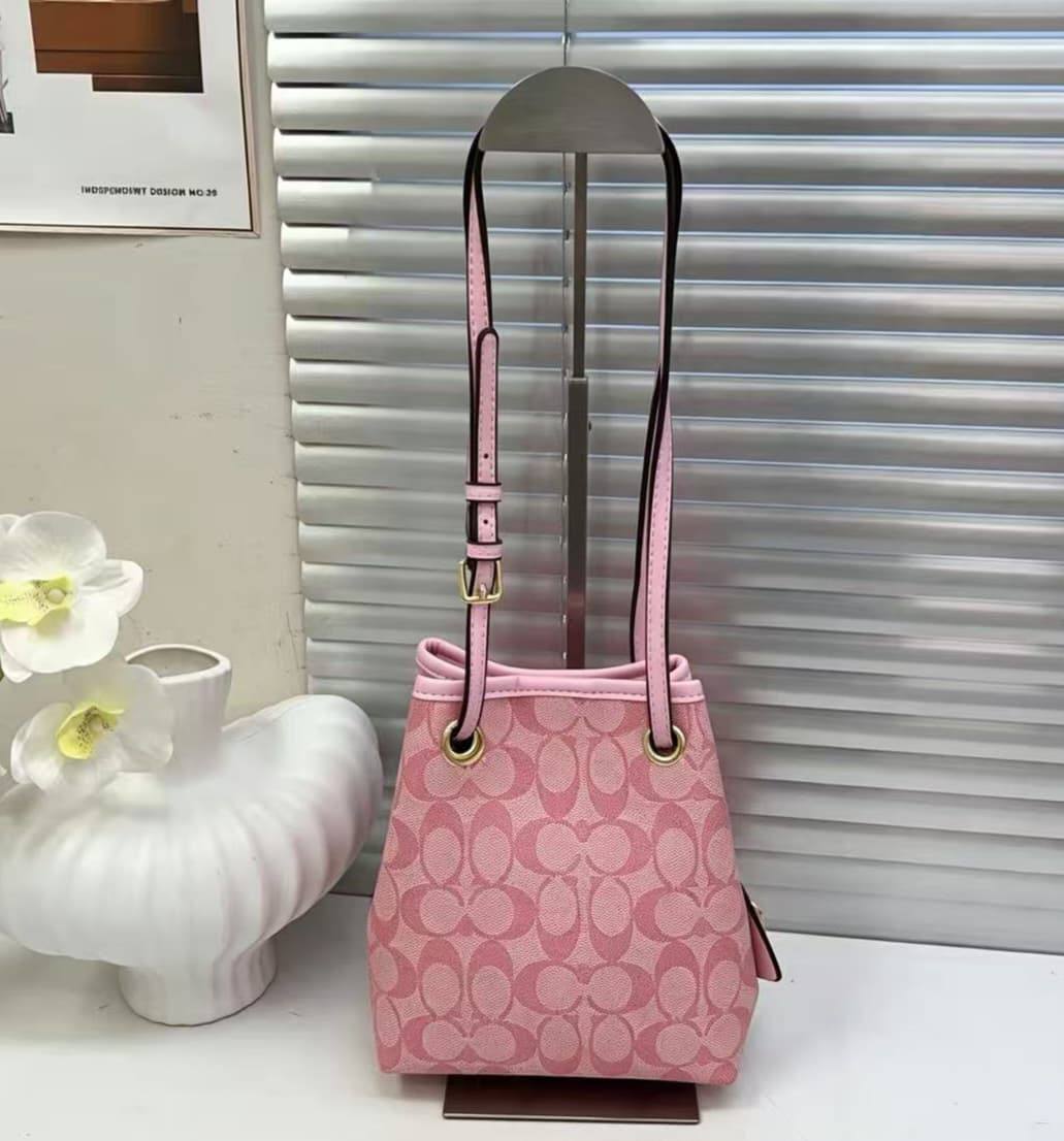 Coach
80 dhs🇦🇪🇦🇪
Zain232
♥️♥️♥️
