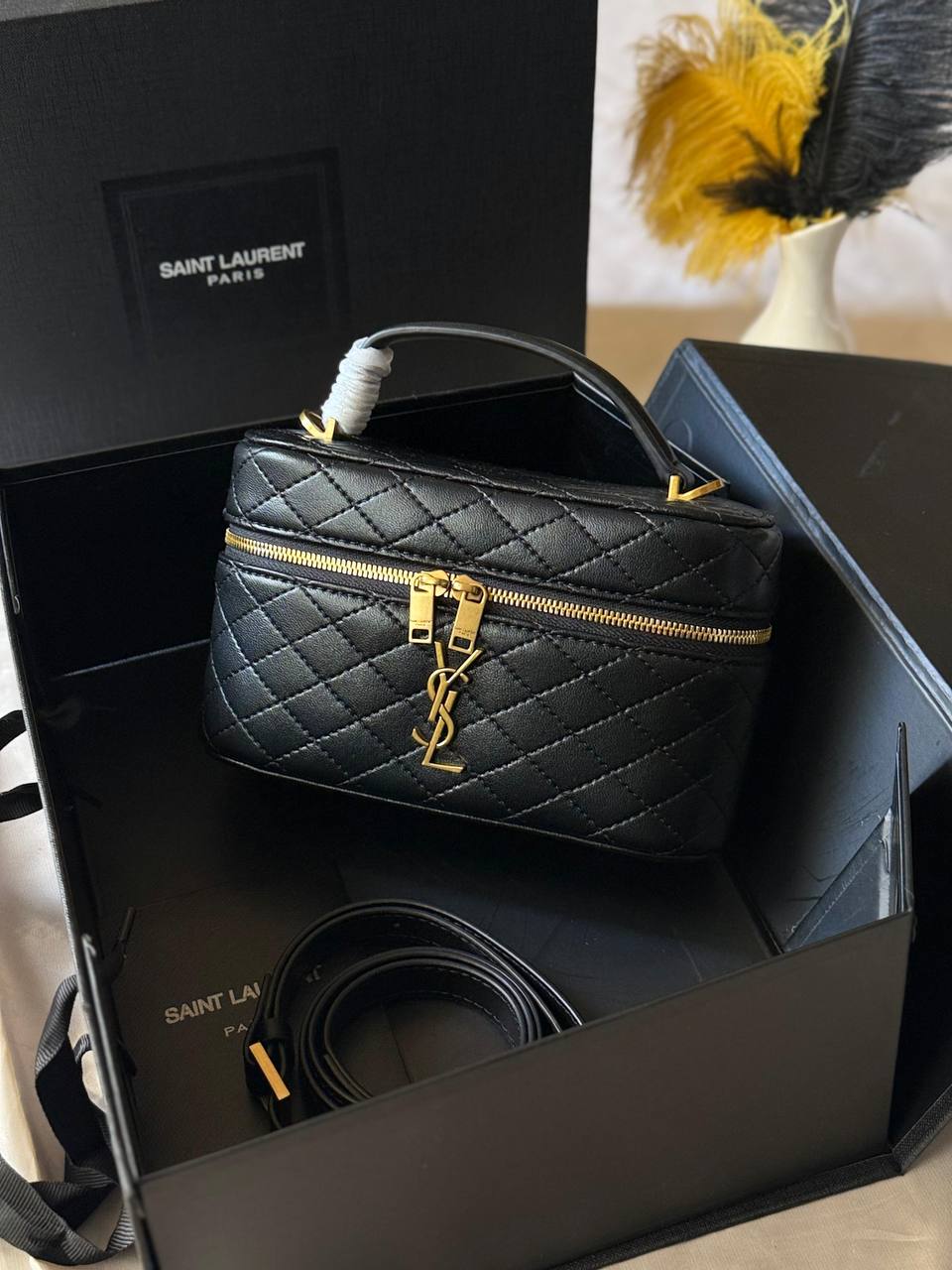 YSL
19cm
340 dhs🇦🇪
Top quality
With box🎁
Zain167
♥️♥️♥️