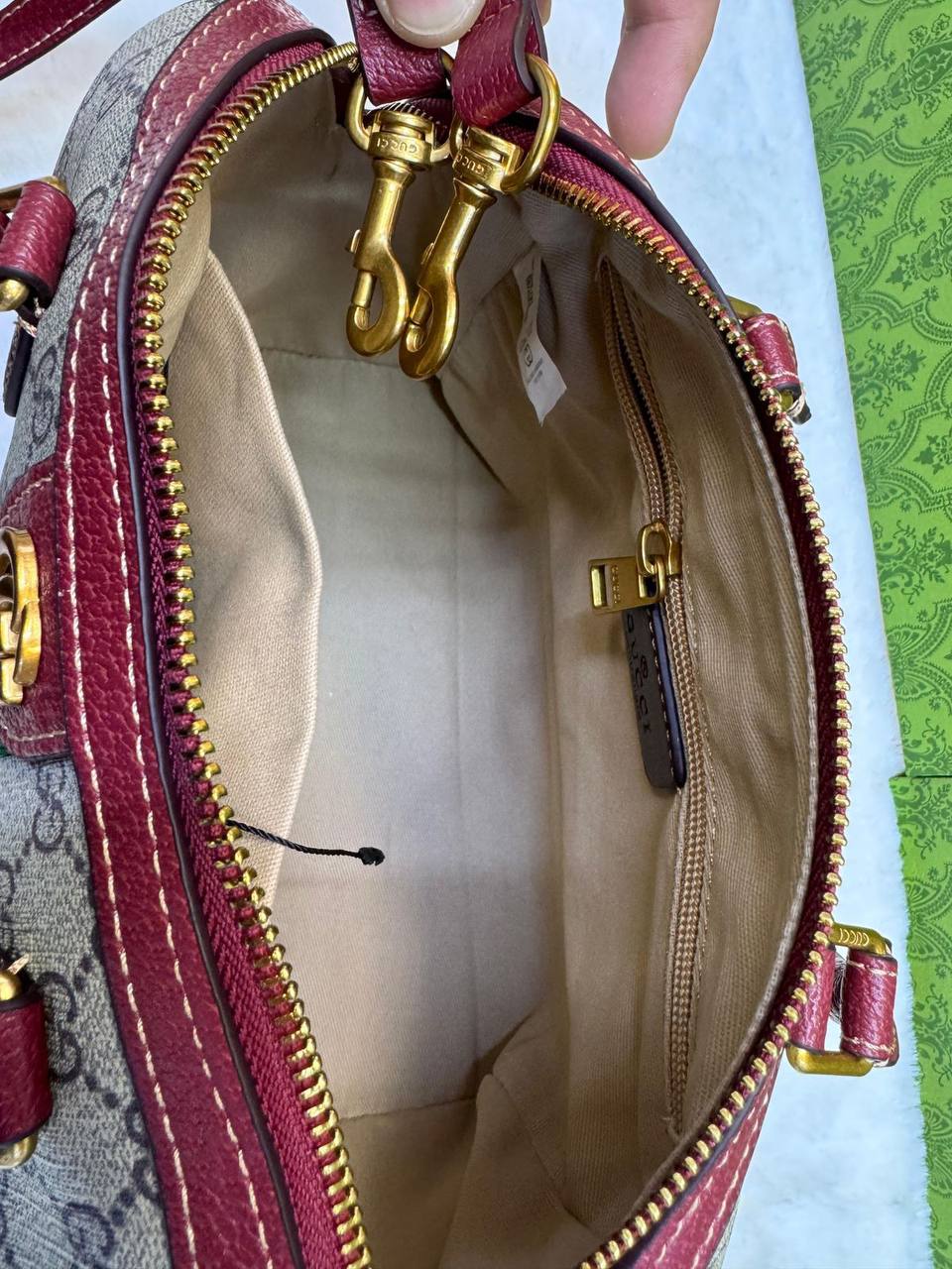 ɢᴜᴄᴄɪ ᴏᴘʜɪᴅɪᴀ ɢᴏʟᴅ ʜᴀʀᴅᴡᴀʀᴇ  ʜᴀɴᴅʙᴀɢ/ʟᴏɴɢ sᴛʀᴀᴘ
ᴡɪᴛʜᴏᴜᴛ ʙᴏx
ʟᴇᴀᴛʜᴇʀ 
sɪᴢᴇ:25ᴄᴍ
95 dhs🪙
Zain56
♥️♥️♥️