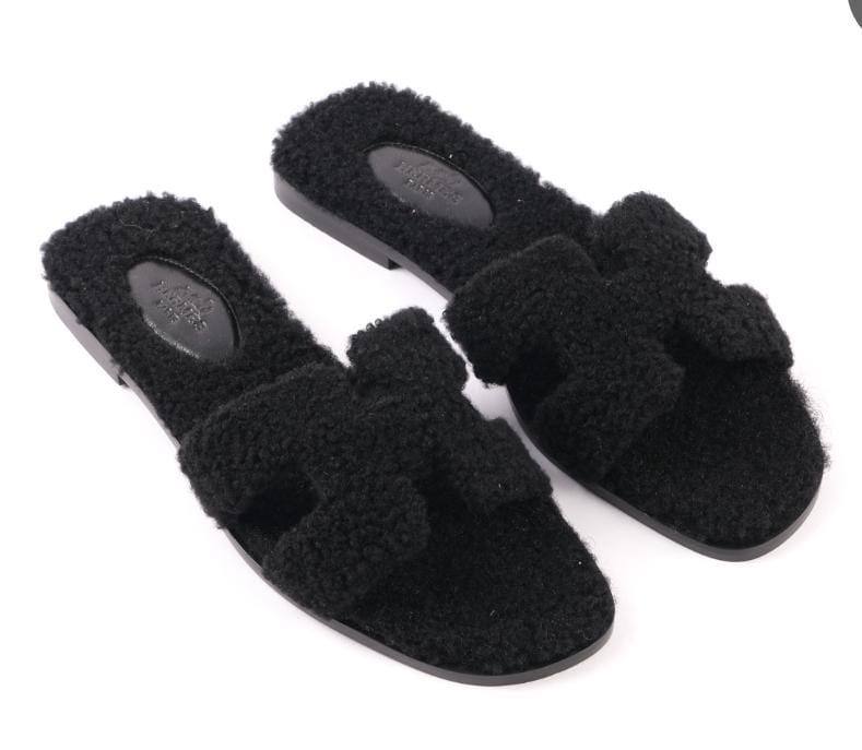 Hermes
Size 36-42
90 dhs🪙🌨️
Zain132
♥️♥️♥️