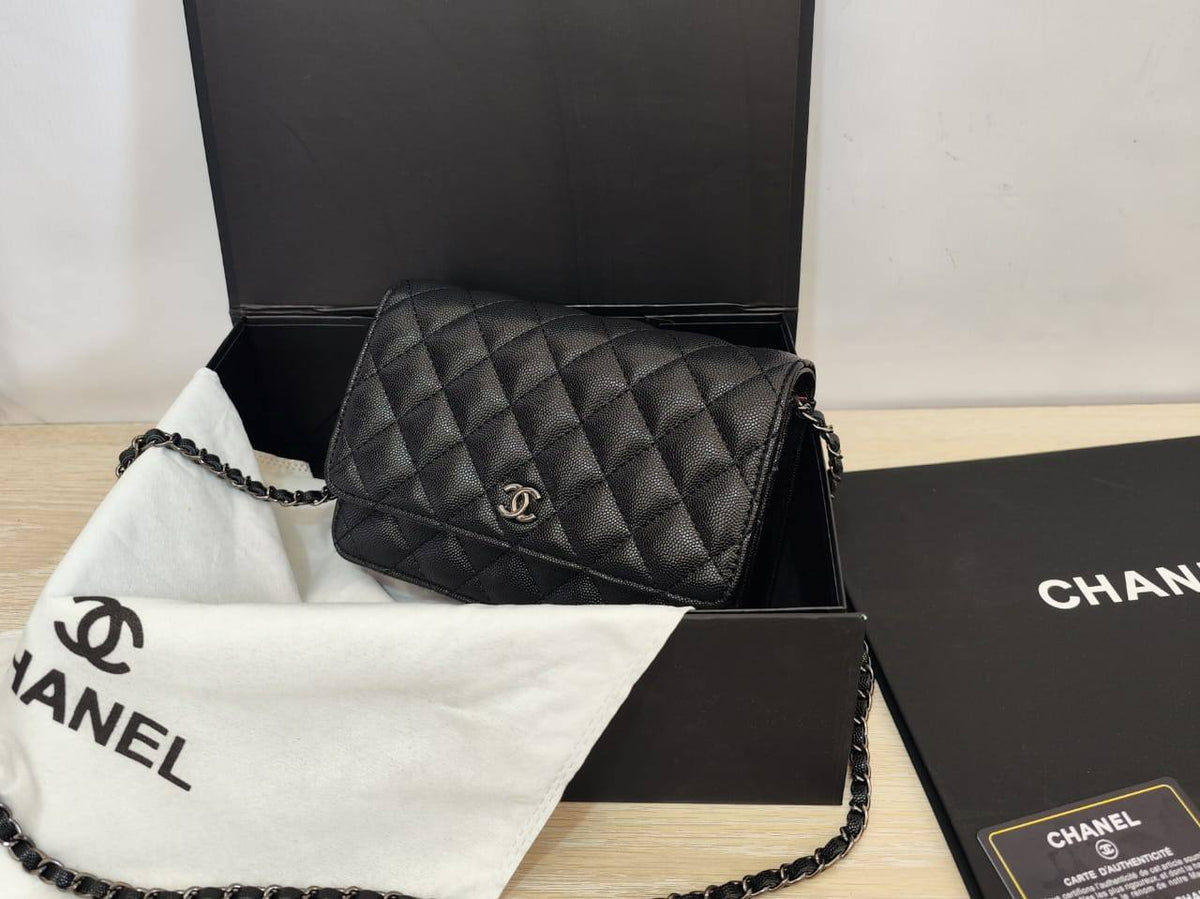 Chanel
80 dhs🪙🖤
high quality
With box
🎁🎁🎁
20cm
Zain26
♥️♥️♥️