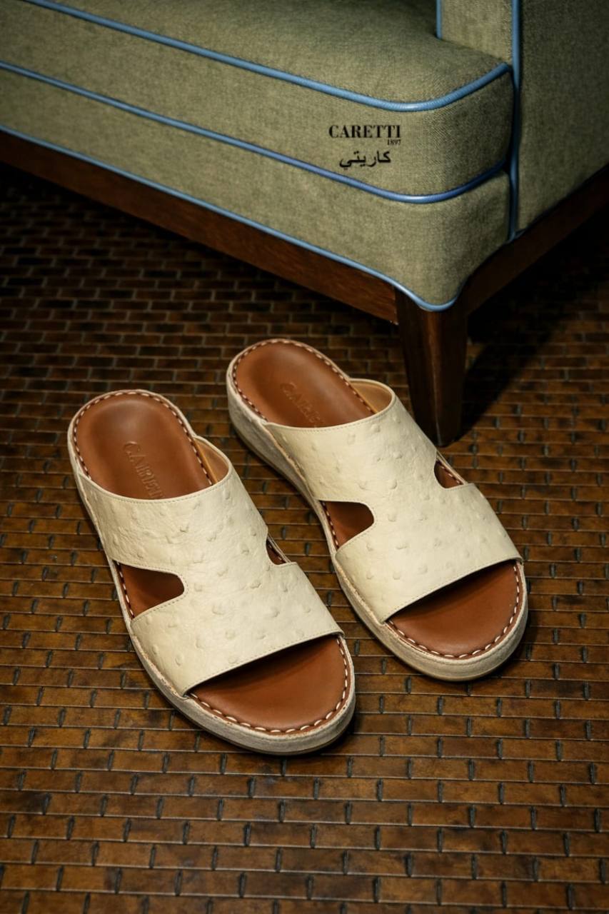 CARETTI slippers for men master quality
230 dhs❣️
with box size available 40to46 (6to12)
Zain59
♥️♥️♥️