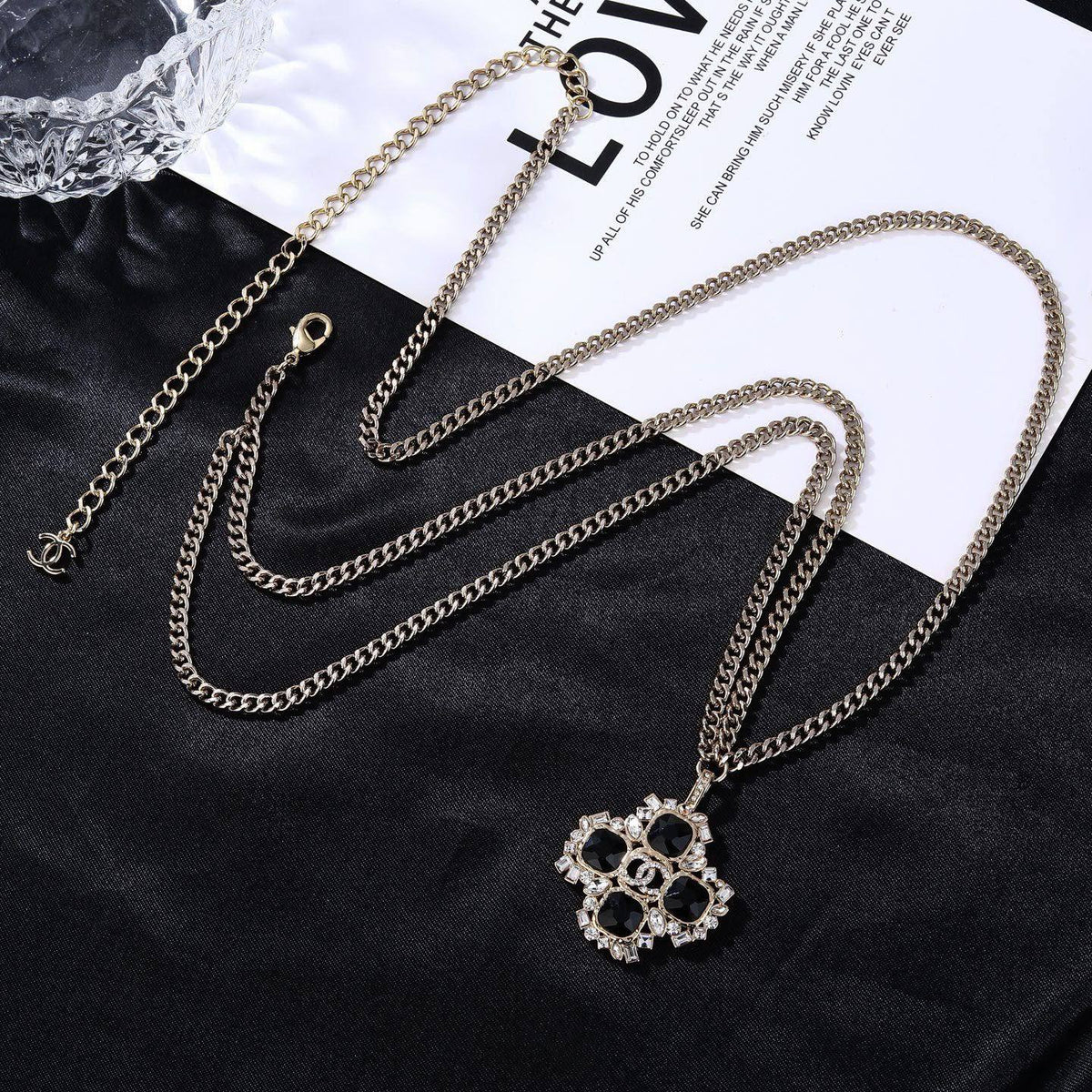 *CHANEL❤️🔥*
Necklace🦋
Master quality 💯
With normal boxes 🗃️
140 dhs🇦🇪🇦🇪
With master box 📦
170 dhs🇦🇪🇦🇪
Zain216
♥️♥️♥️