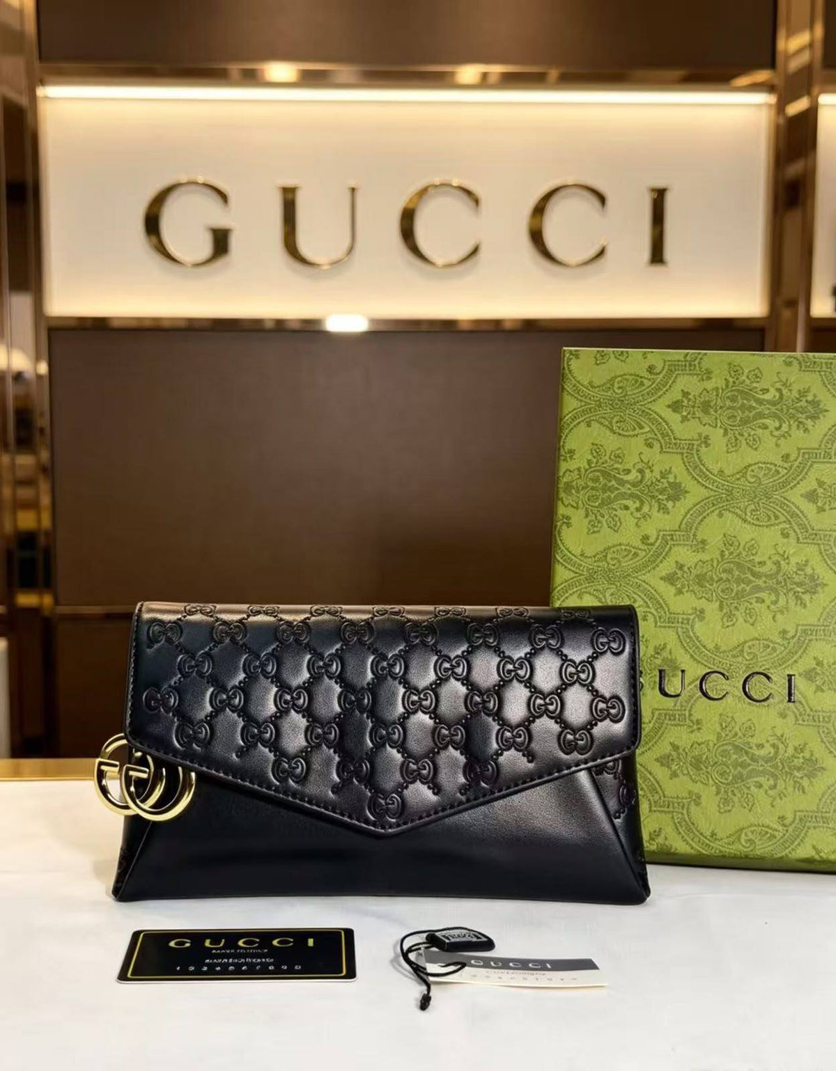 Gucci
Mk
90 dhs🇦🇪🇦🇪
have box
Zain07
♥️♥️♥️