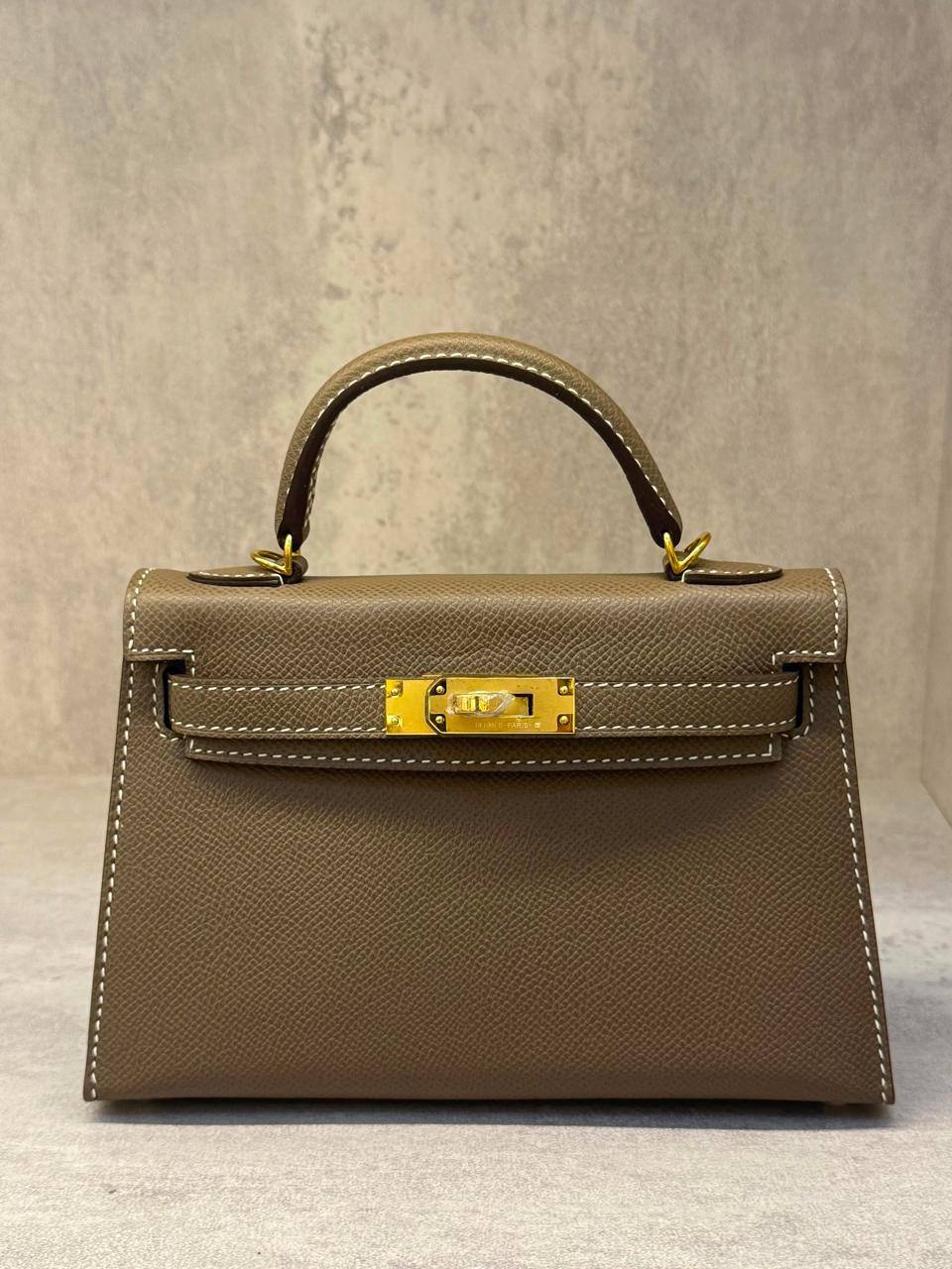 Hernes
𝐇𝐞𝐫𝐦𝐞𝐬 𝐌𝐢𝐧𝐢 𝐊𝐞𝐥𝐥𝐲 𝟏𝟗𝐜𝐦
𝐇𝐚𝐧𝐝 𝐌𝐚𝐝𝐞
1350 dhs✅🖤🌴
ETAG4
♥️♥️♥️