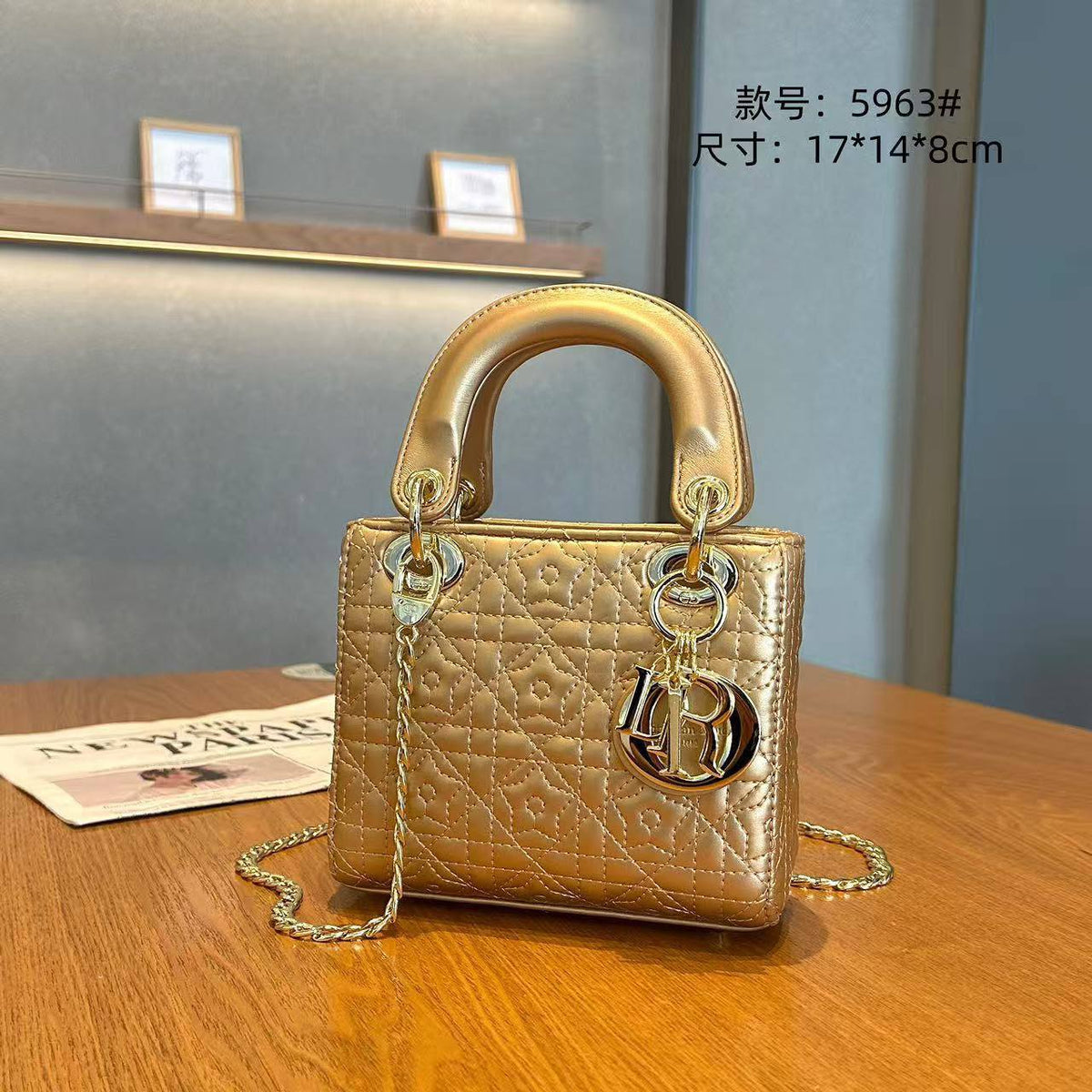 Dior
New Arrival
Very Good quality
Size:17cm
120 dhs🇦🇪🇦🇪
With box 📦
Zain70
♥️♥️