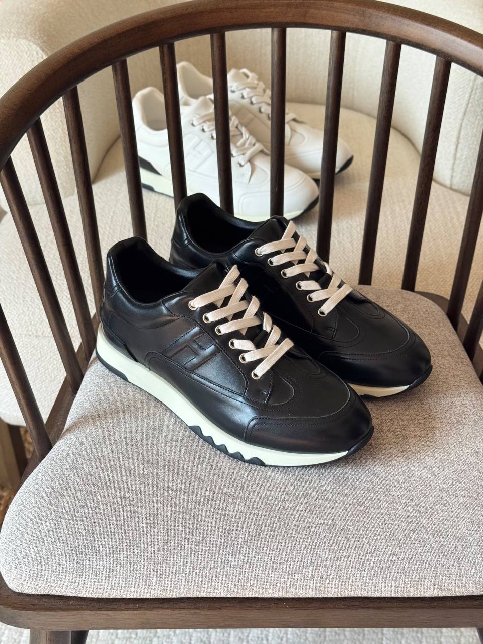 HERMES
bouncing sneaker
TOP QUALITY
size: 40 to 46
530 dhs🇦🇪🇦🇪🇦🇪
Zain185
♥️♥️♥️