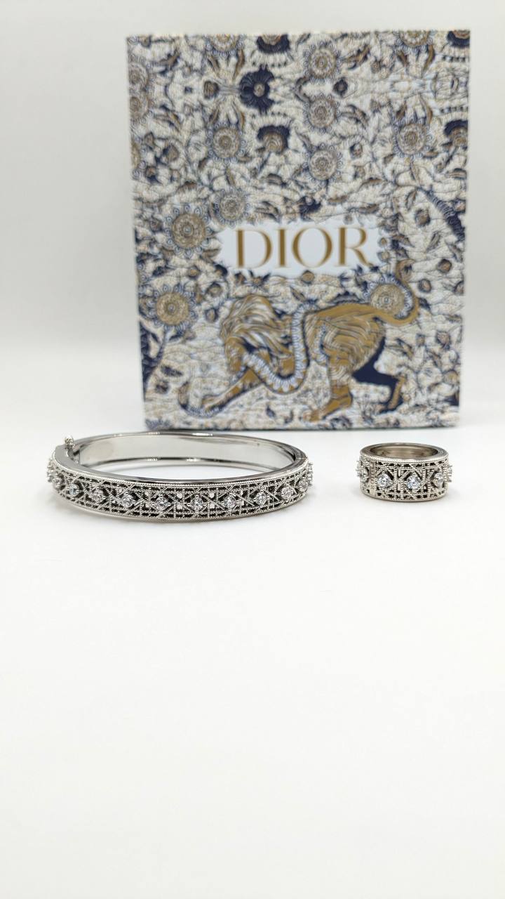 Dior
*Master Quality*
*Bracelet & Ring*
170 dhs✅ with Normal Box 🎁
190 dhs✅ with Good Box 🎁
Zain210
♥️♥️♥️