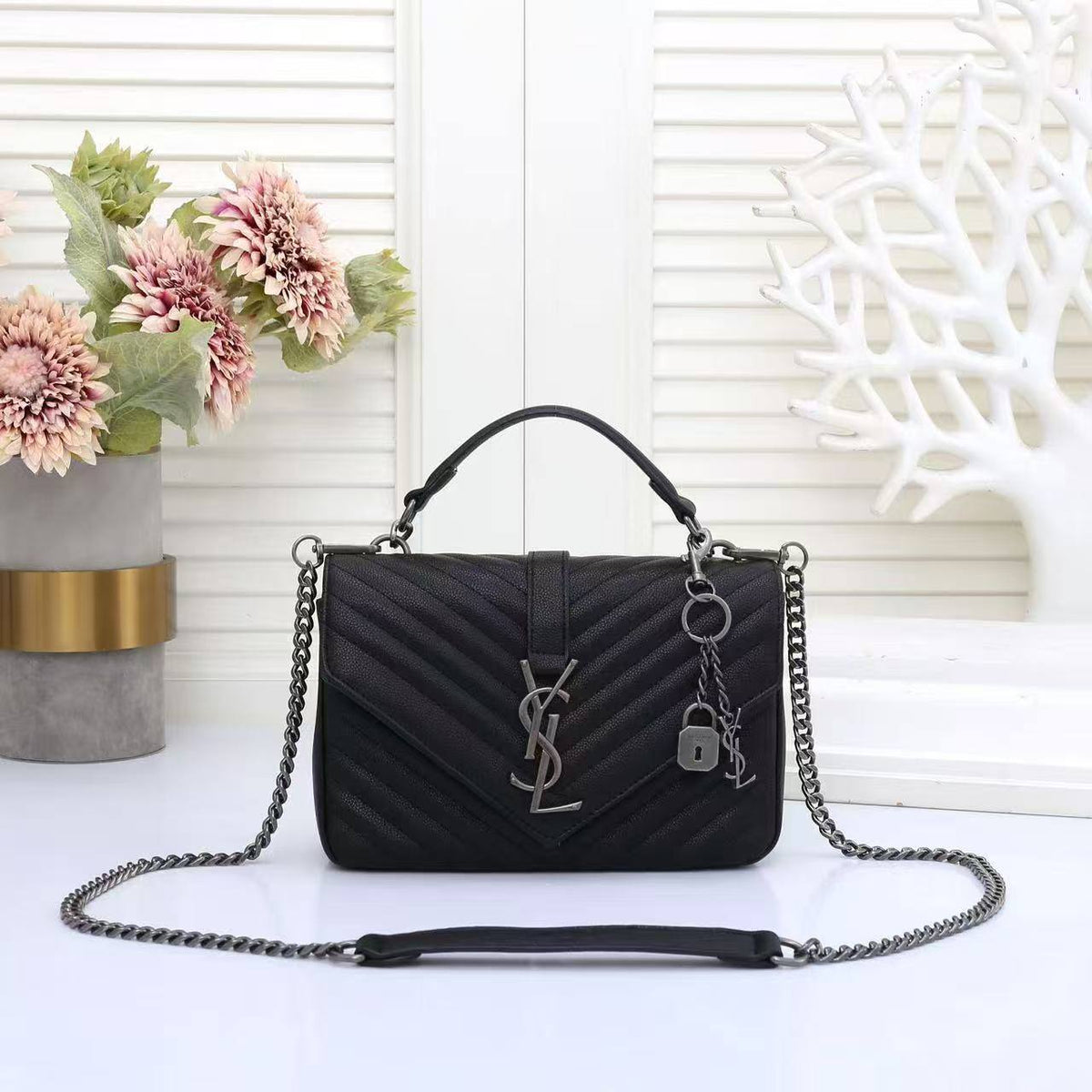 YSL
Best quality
with box
115 dhs🇦🇪
size24CM
Zain290
♥️♥️♥️