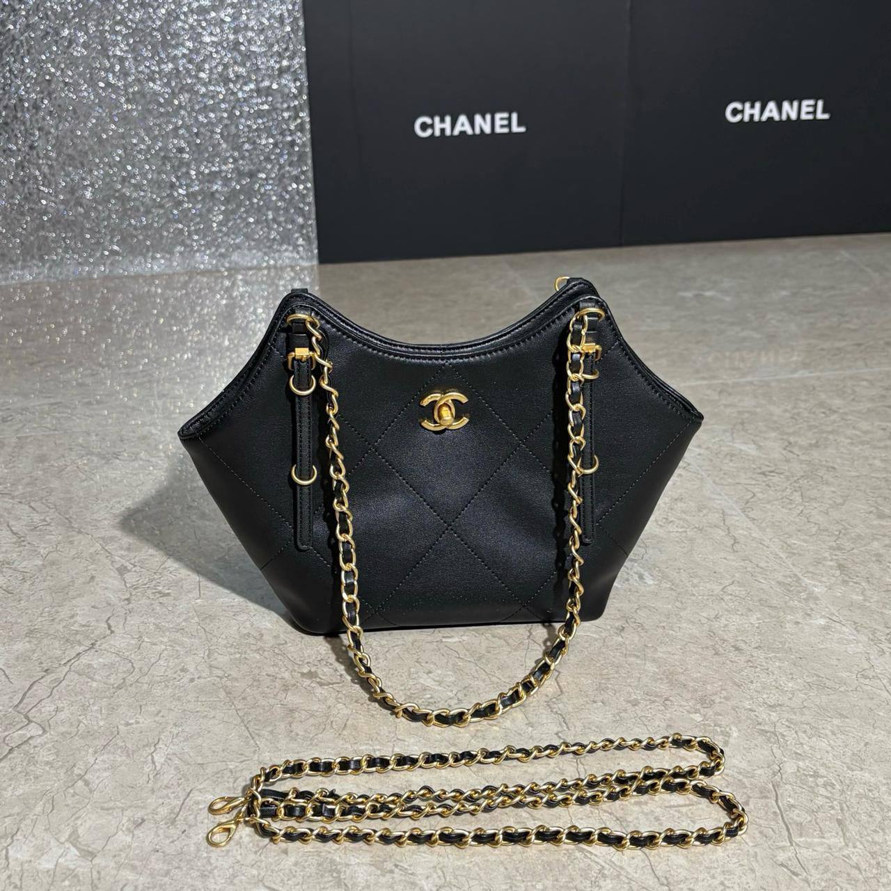 Chanel
Master
30cm
270 dhs🪙🌨️
Zain228
♥️♥️♥️