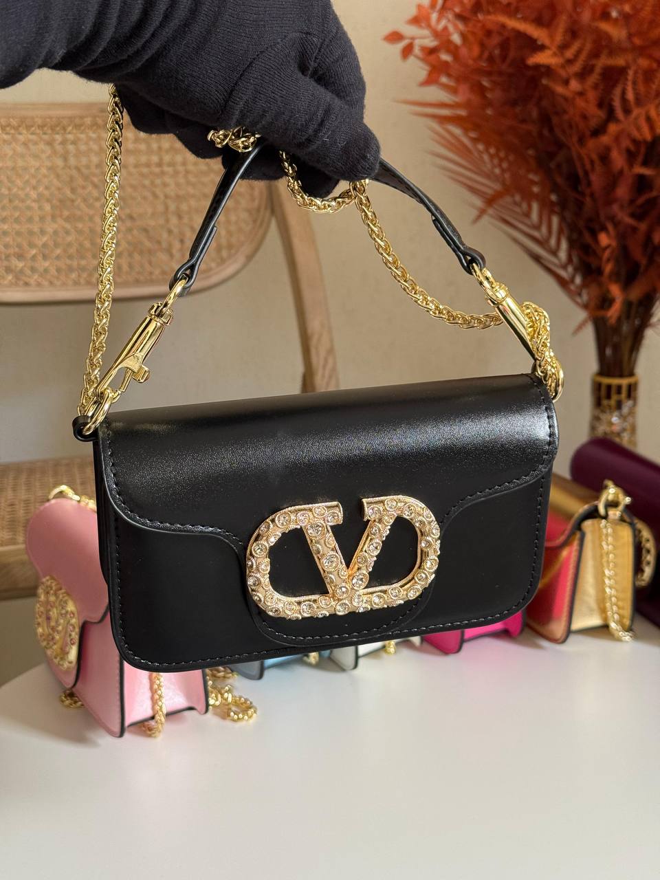 New Collection✨✨✨
VALENTINO
20cm
350 dhs🪙💚
Top quality
With box🎁
Zain167
💚💚💚