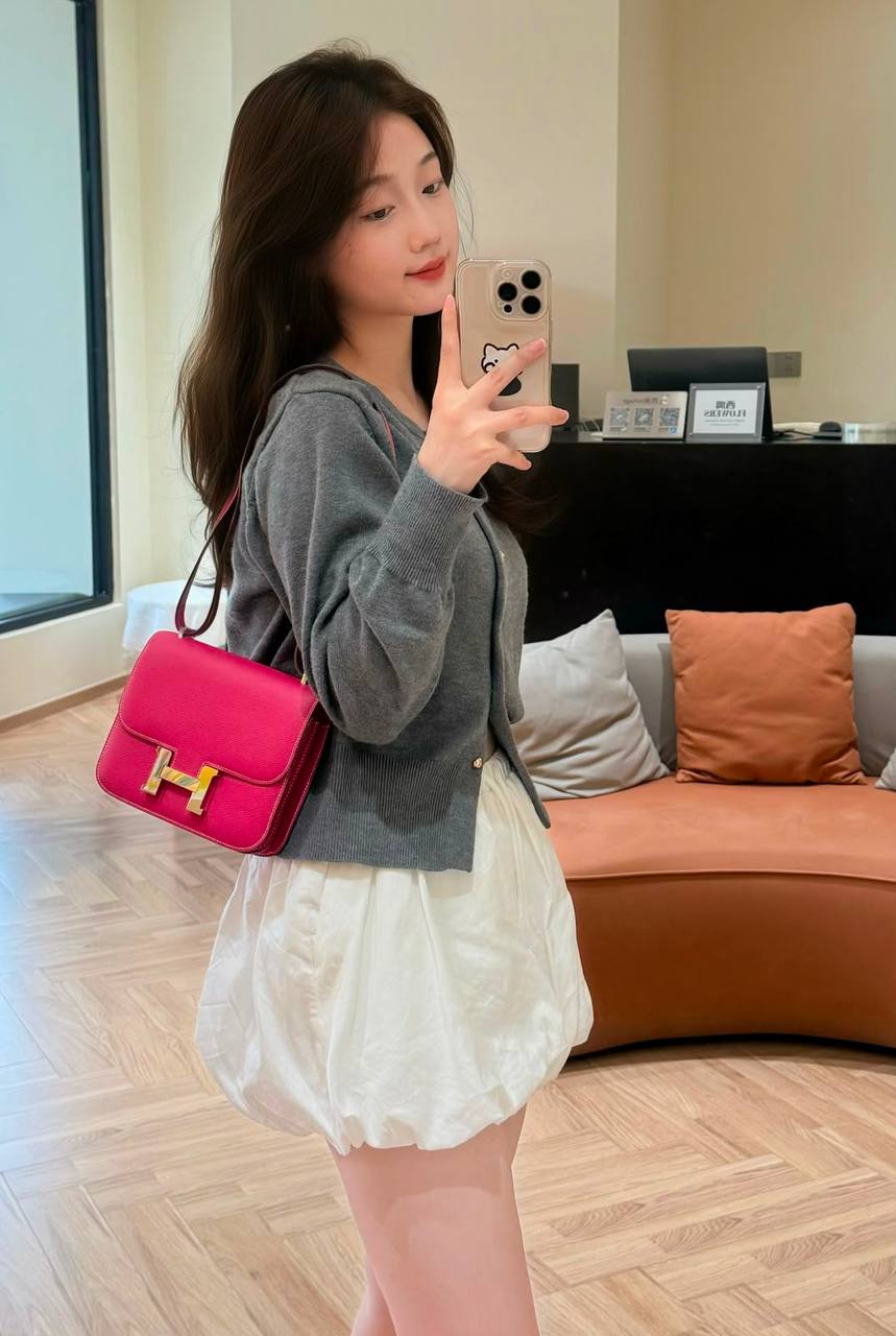 HERMES
GOOD QUALITY
WITH BOX
110 dhs🇦🇪🇦🇪
19 CM
Zain295
♥️♥️♥️