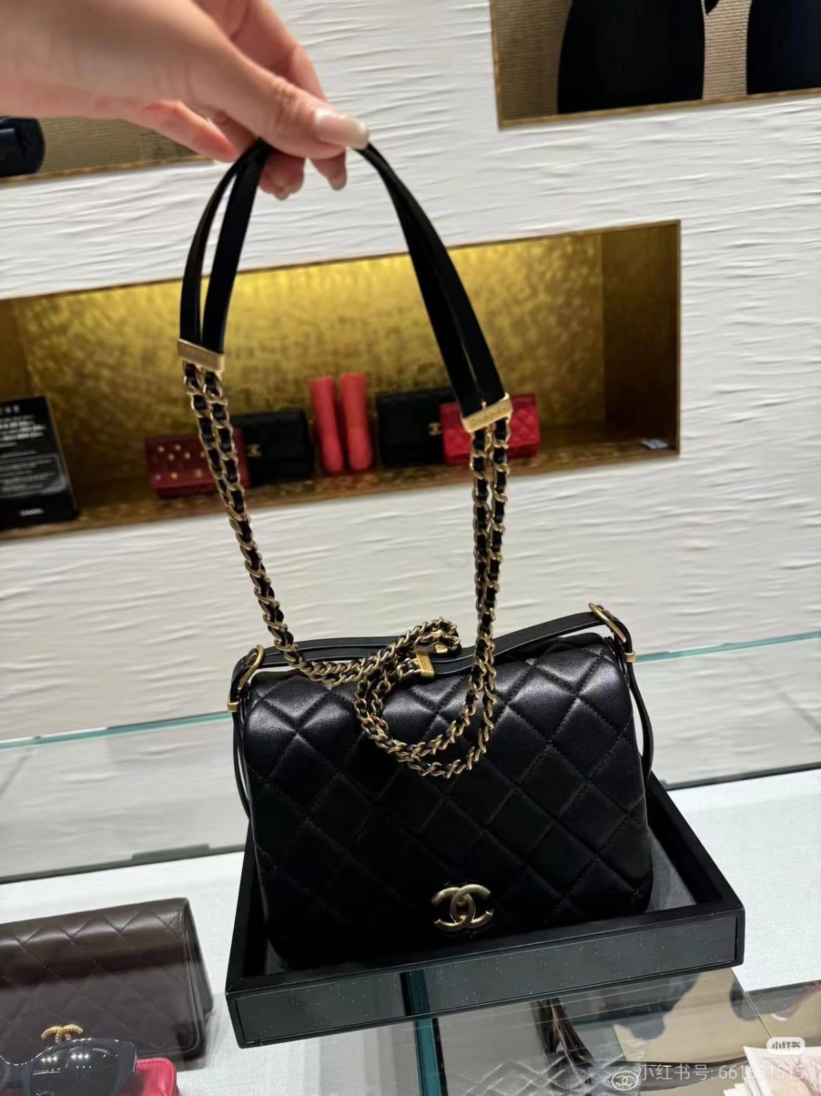 Chanel
230 dhs🇦🇪🇦🇪
Zain10
♥️♥️♥️