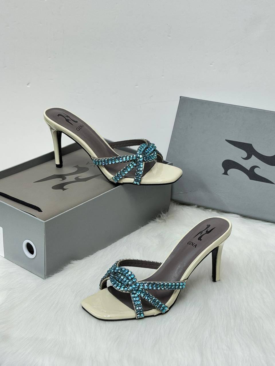 GINA
size 36 to 41
115 dhs💓
Zain21
♥️♥️♥️