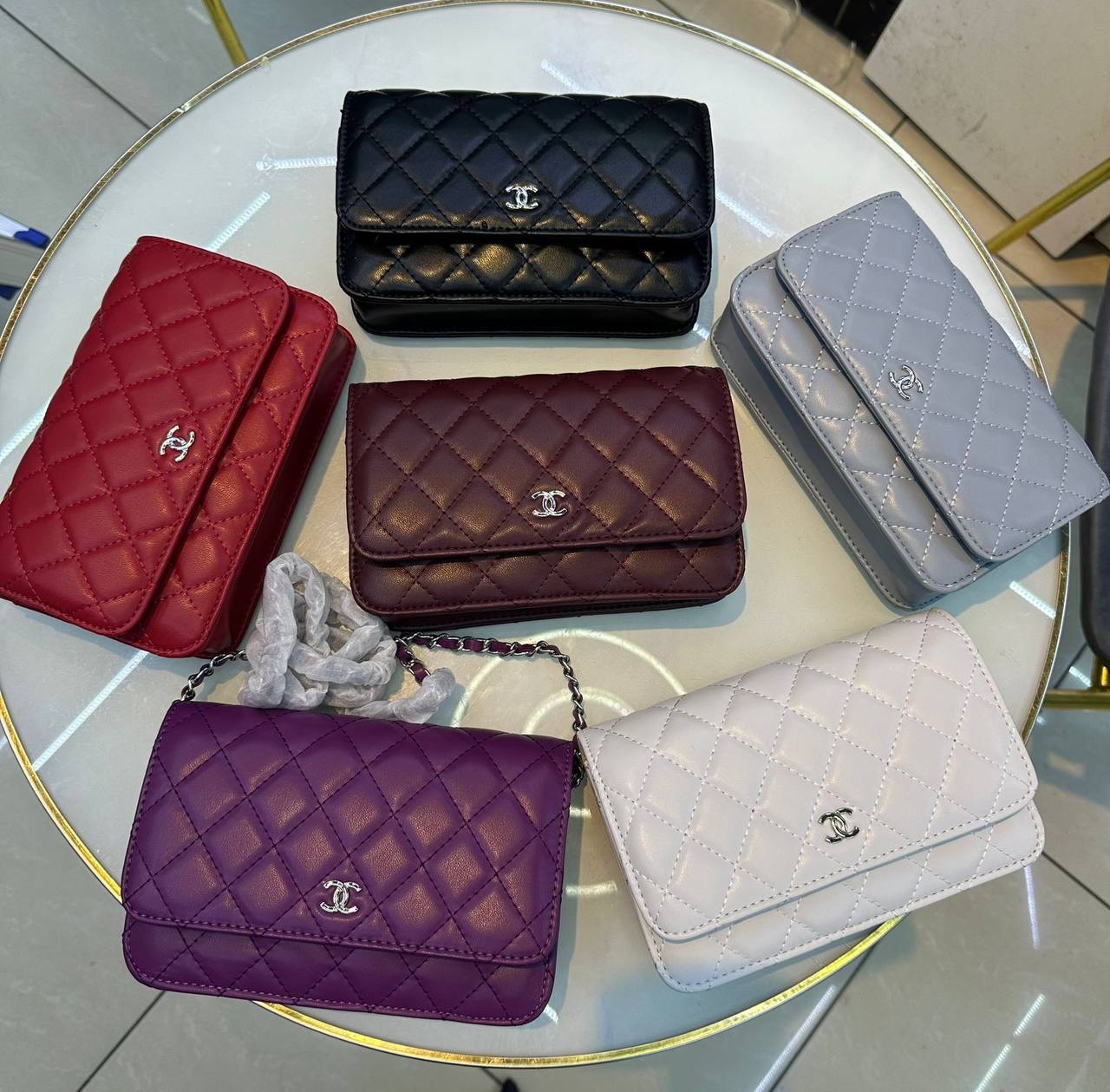 CHANEL
80 dhs🇦🇪
with box
🎁🎁🎁
Zain90
♥️♥️♥️