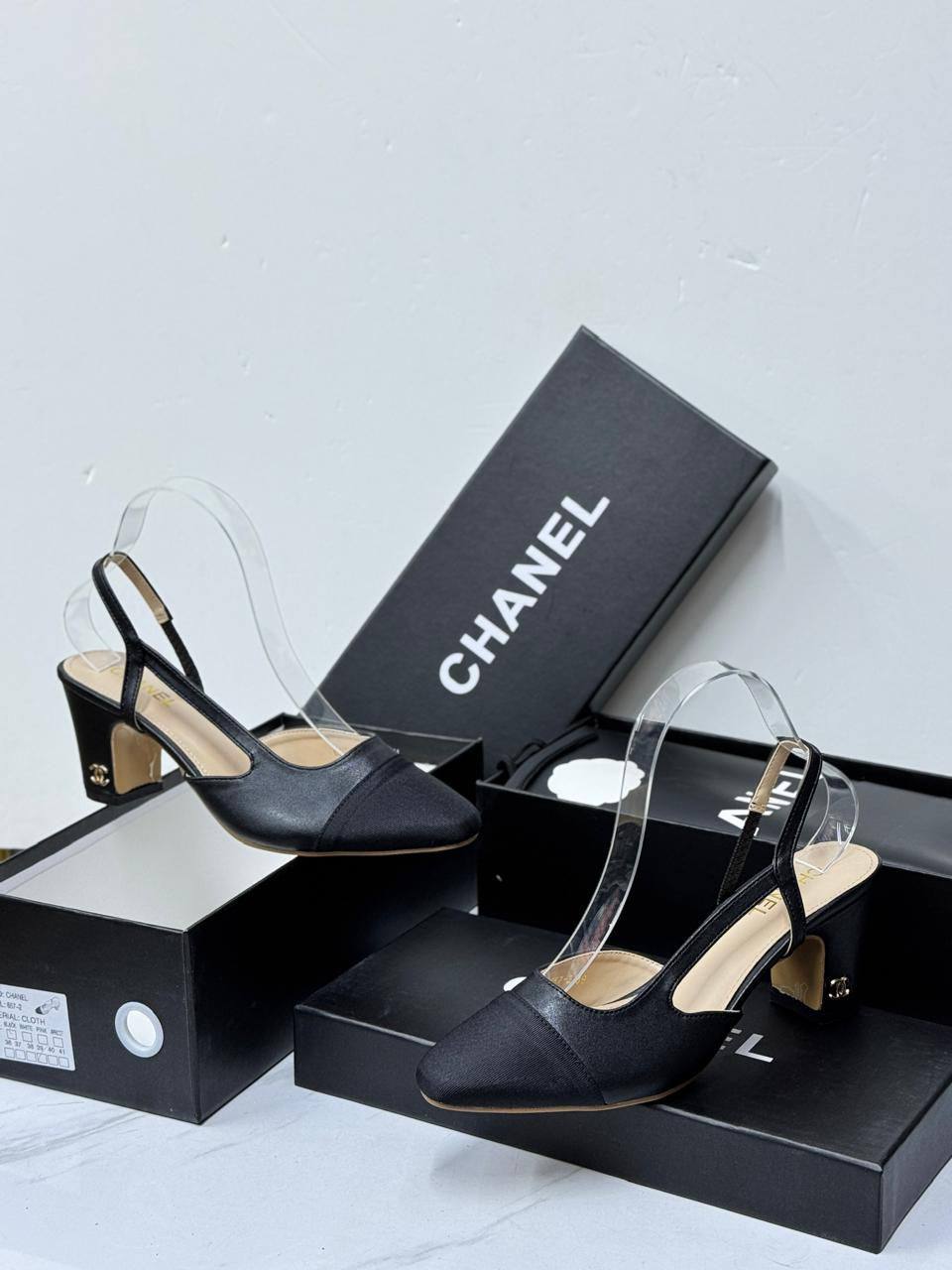 Chanel 𝟓𝐂𝐌
💯high quality
Size 36-37-38-39-40-41
110 dhs🌺
Zain86
💓💓💓