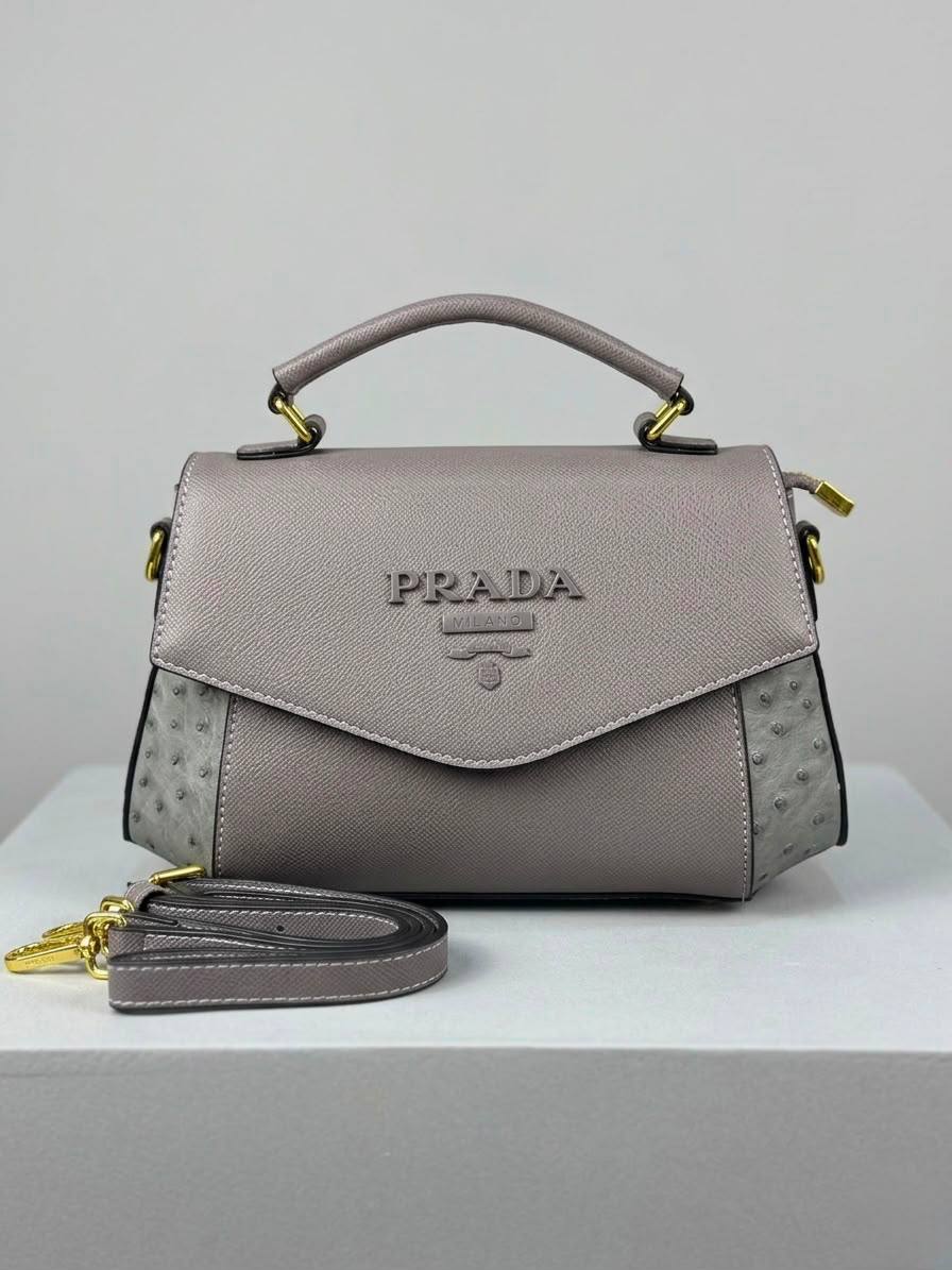 Prada
110 dhs🇦🇪🇦🇪
With Box
Zain50
♥️♥️♥️
