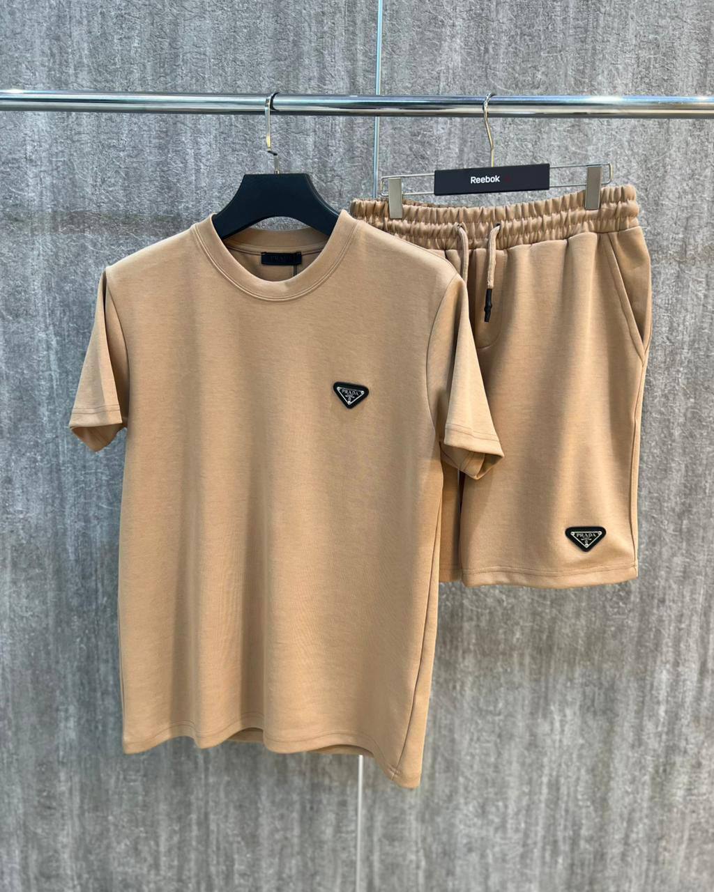 NEW PRADA
*♕ 𝐒𝐔𝐏𝐄𝐑 𝐌𝐀𝐒𝐓𝐄𝐑 ♕*
SIZE: S,M,L,XL,XXL
410 dhs✅
Zain227
♥️♥️♥️