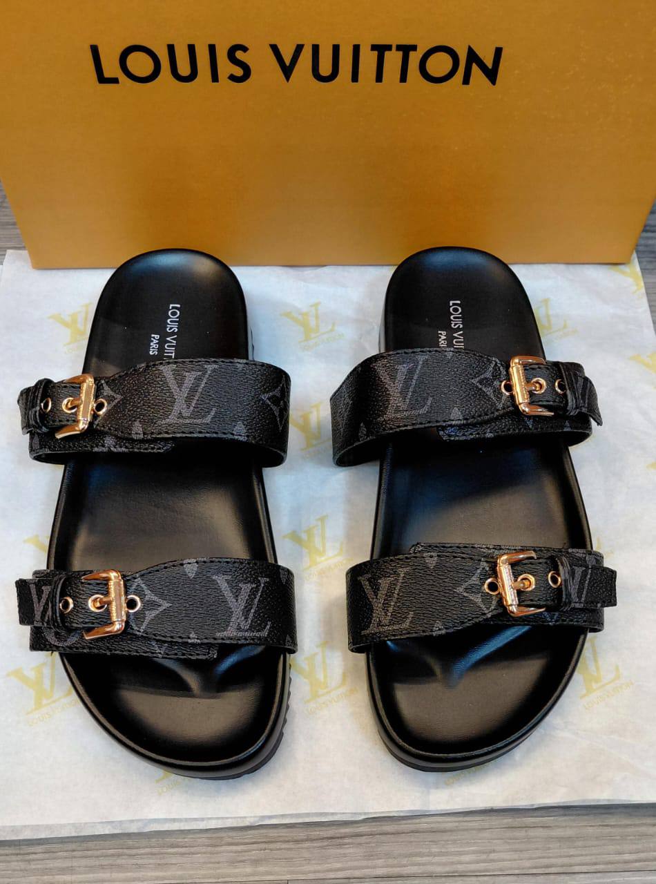 LV
Slipper, New Arrived
Size 36 To 41
100 dhs❣️
Zain120
♥️♥️♥️