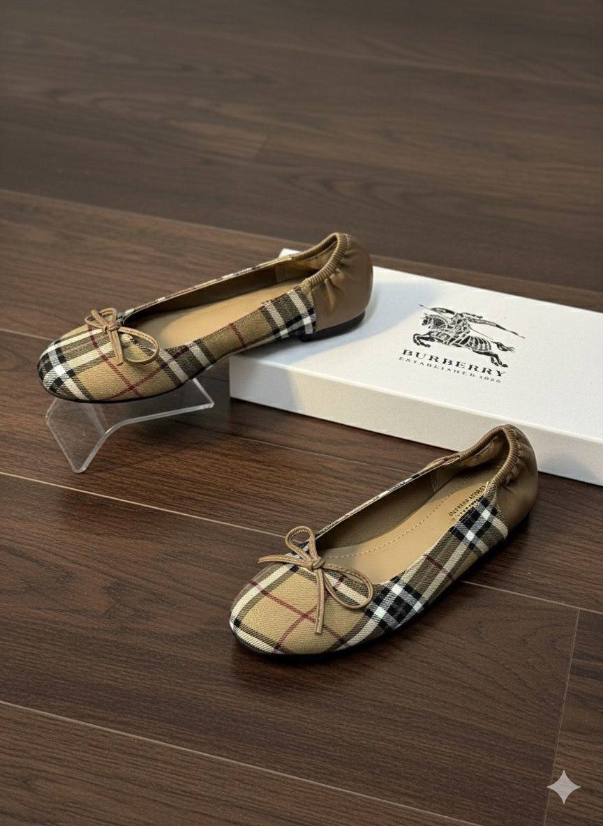 BURBERRY
SIZE 36-41
105 dhs🇦🇪🇦🇪
Zain21
♥️♥️♥️