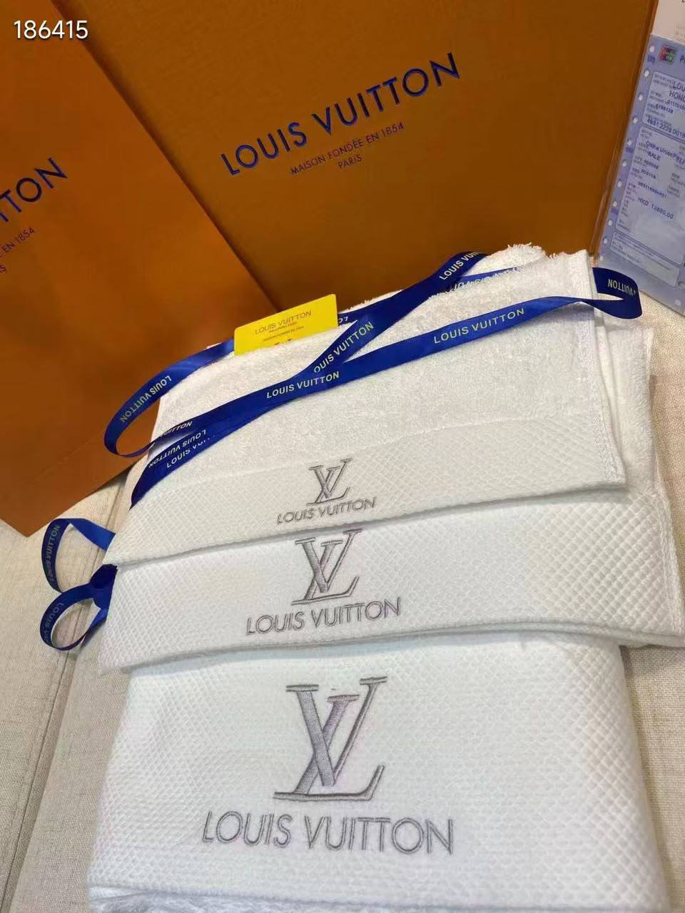 *New collections*
Hermes - LV
*TOWEL*
*s 31x31*
*m 31x75*
*L 80x150*
*Super Master quality*
380 dhs🇦🇪🇦🇪
Zain308
♥️♥️♥️