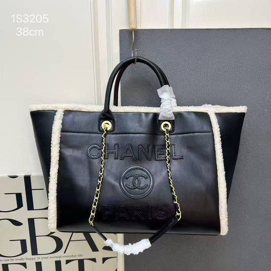 Chanel
Master
390 dhs🪙🌨️
#38cm🥰🥰
Zain228
♥️♥️♥️