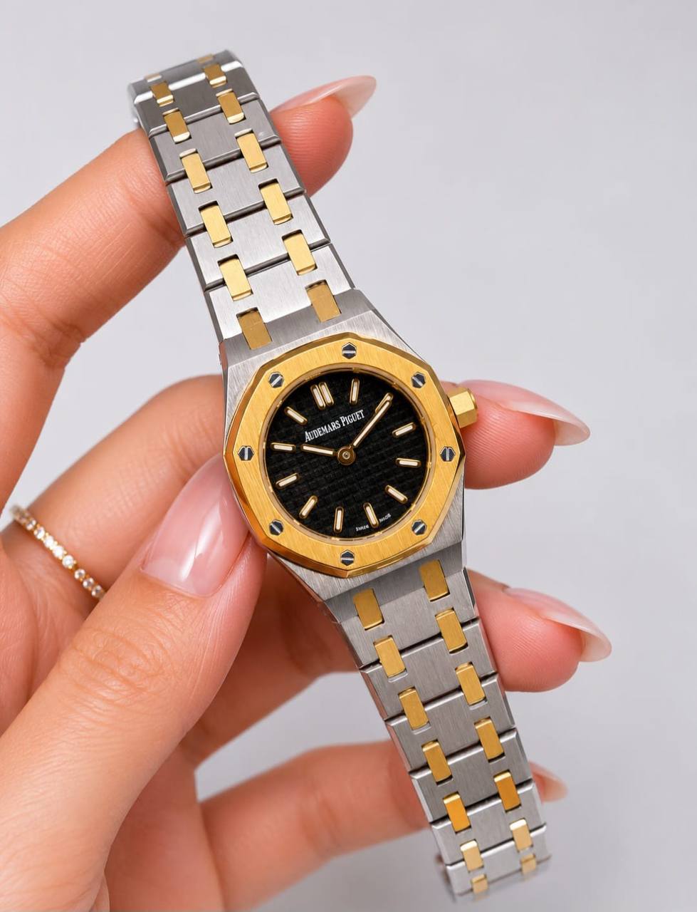 Ap watch for ladies
good quality
310 dhs✅
(size 23mm )
Zain59
♥️♥️♥️