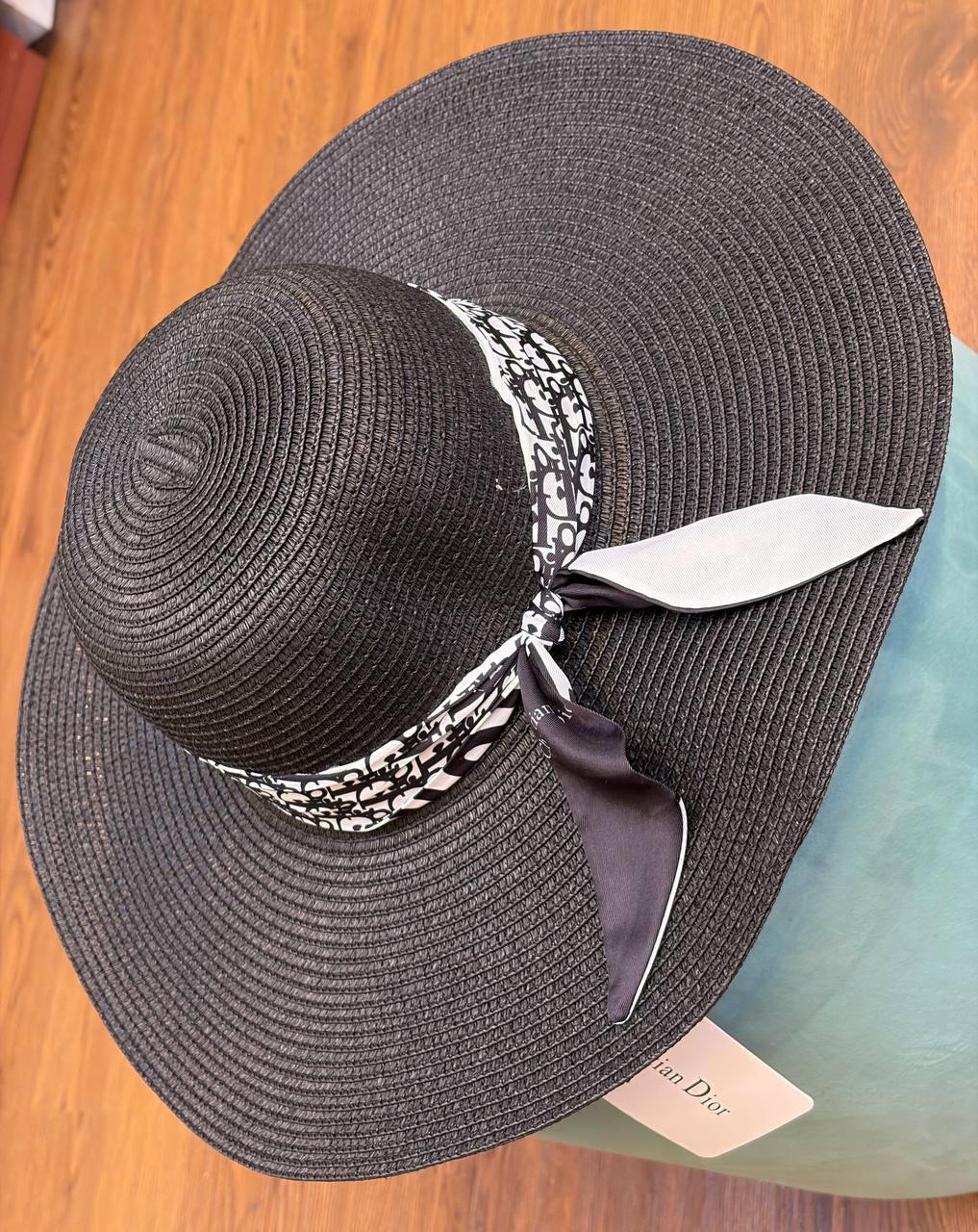 DIOR HATS
260 dhs🇦🇪🇦🇪🇦🇪
Zain328
♥️♥️♥️