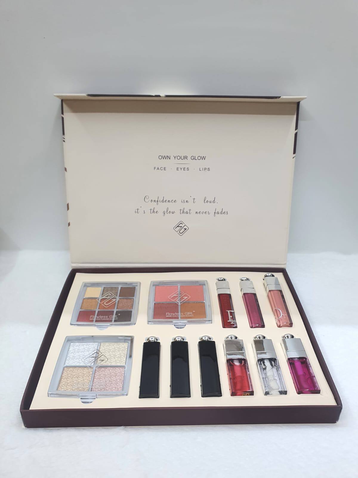 Makeup Box
110 dhs🇦🇪🇦🇪
Zain64
♥️♥️♥️