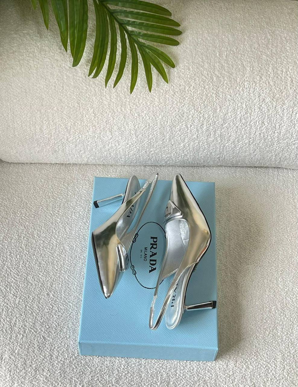 PRADA
SuperMaster Quality 💯
450 dhs🪙🖤
Size: 36 -41 💥
Zain171
♥️♥️♥️