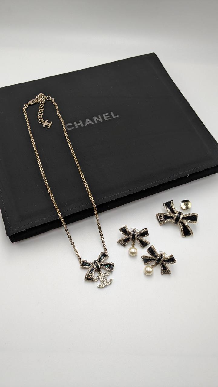 Chanel
*Master Quality*
170 dhs💓 with Normal Box 🎁
Zain210
♥️♥️♥️
