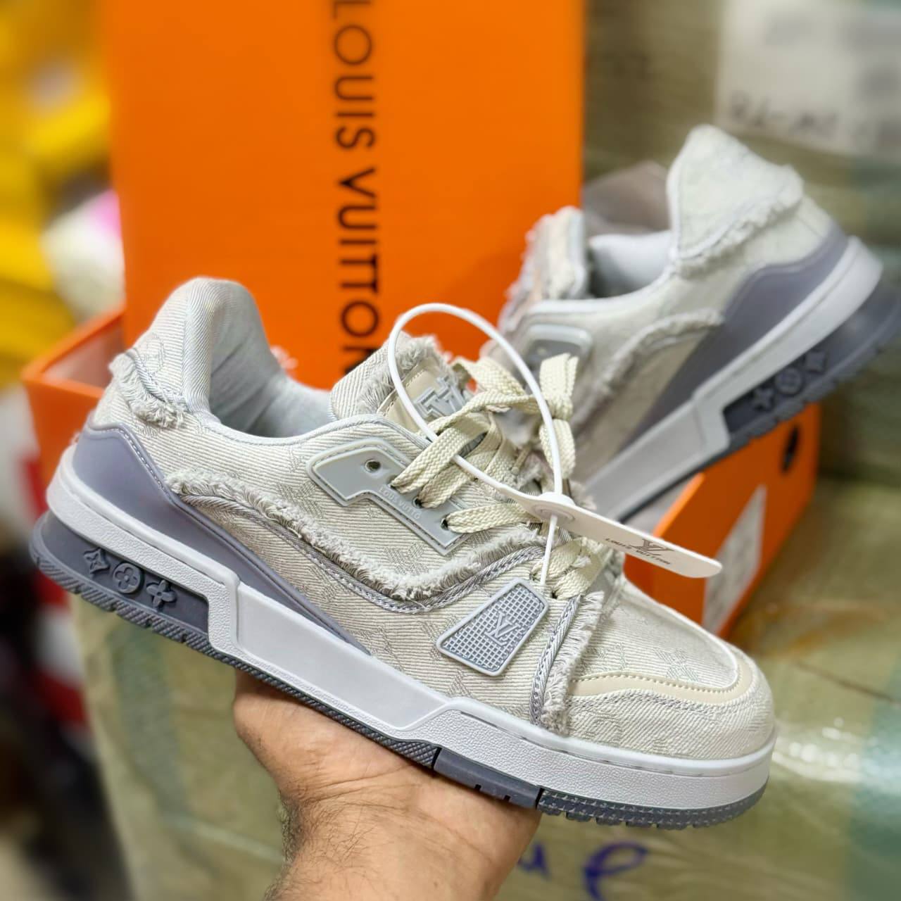 LV
40 to 44 size
115 dhs🪙
Zain27
♥️♥️♥️