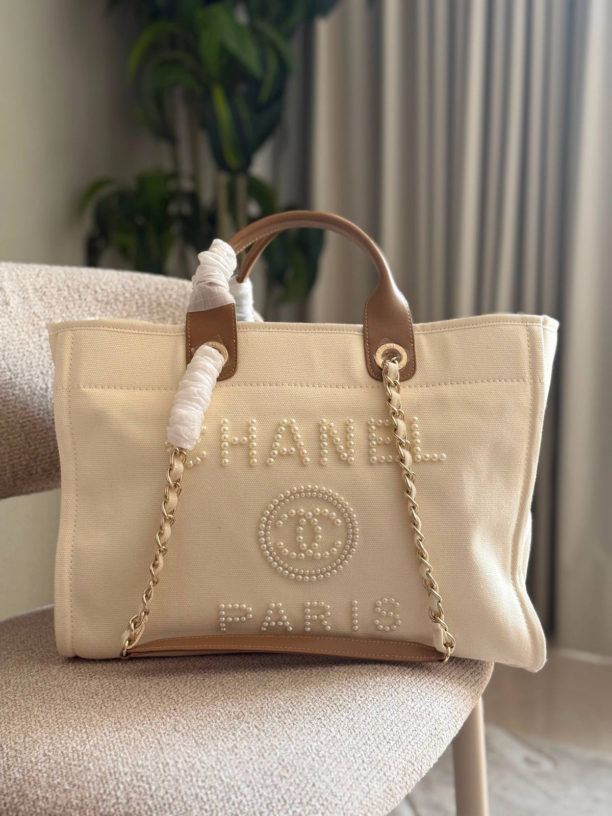 Chanel Deauville tote
Size: 33cm
Super high quality
For Price 👇 WhatsApp✅
0568585901
0507557372
0552275751 Owner Zain 👌
Zain325
♥️♥️♥️