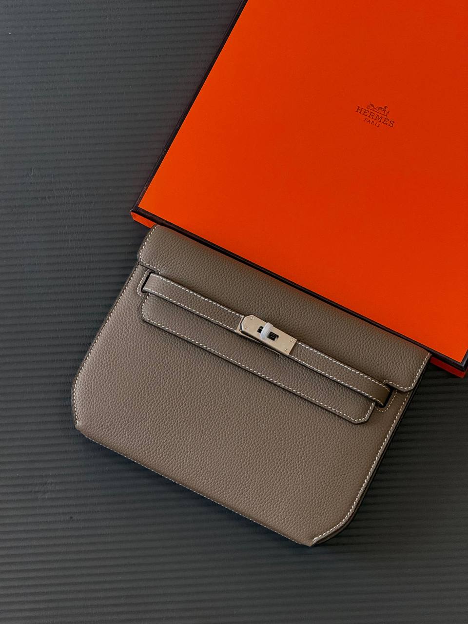 Hermes depeche togo leather 24cm💕master quality
😍with box❤️
🎁🎁🎁
340 dhs🪙🌨️
Zain51
♥️♥️♥️
