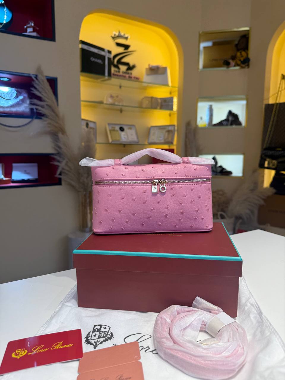 LORO PIANA
85 dhs🌺
with box
🎁🎁🎁
Zain90
اطلبوها من الوتس المثبت في الأعلى👆🏻👆🏻
تواصلو معنا 👈🏻 Zain
For order WhatsApp pinned 👆🏻
♥️♥️♥️