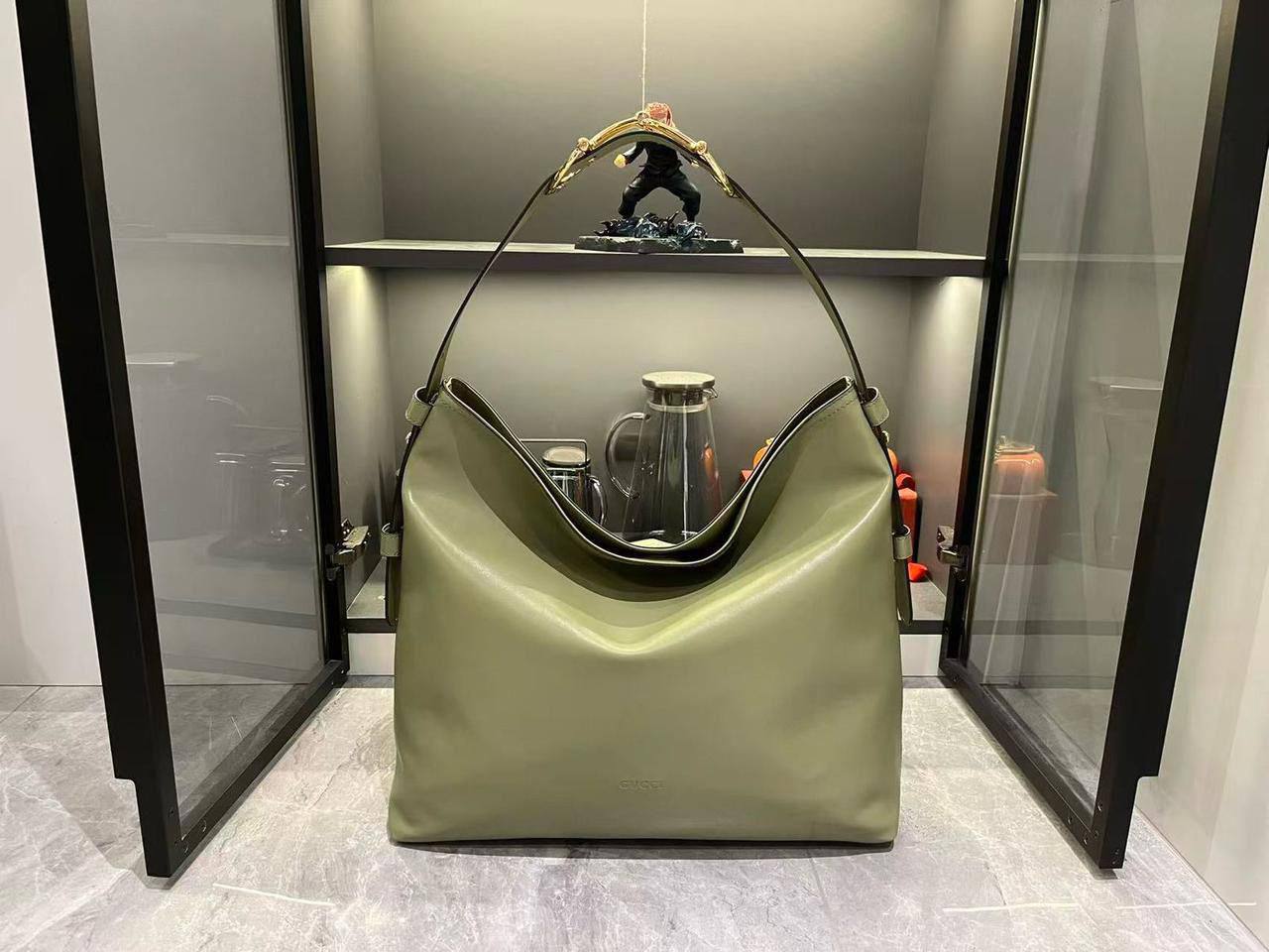 Gucci🙋🏻♀️💕
Master
40cm 🫶🏼🫶🏼 260 dhs✅
Zain297
♥️♥️♥️