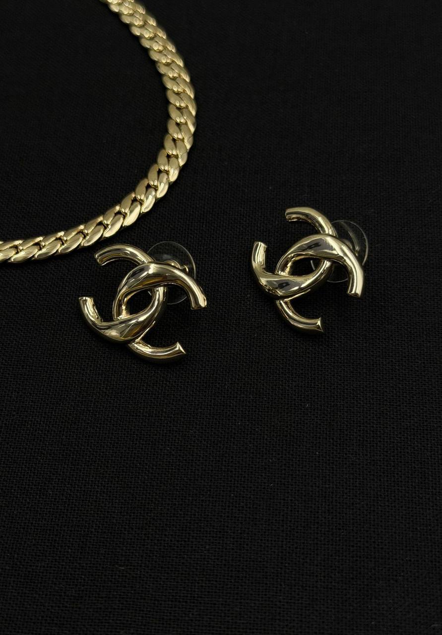 CHANEL
* Choker Necklace with Earings
* ☝🏻*Super Master Quality ®️*
Necklace with Earings
*200 dhs🪙🌨️* with *Normal* Box & Bag
*260 dhs🪙🌨️* with *Original* Packaging
Zain209
♥️♥️♥️