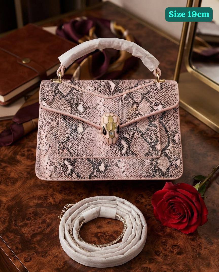 Bvlgari
Good quality
with box
110 dhs🇦🇪🇦🇪
Zain186
♥️♥️♥️