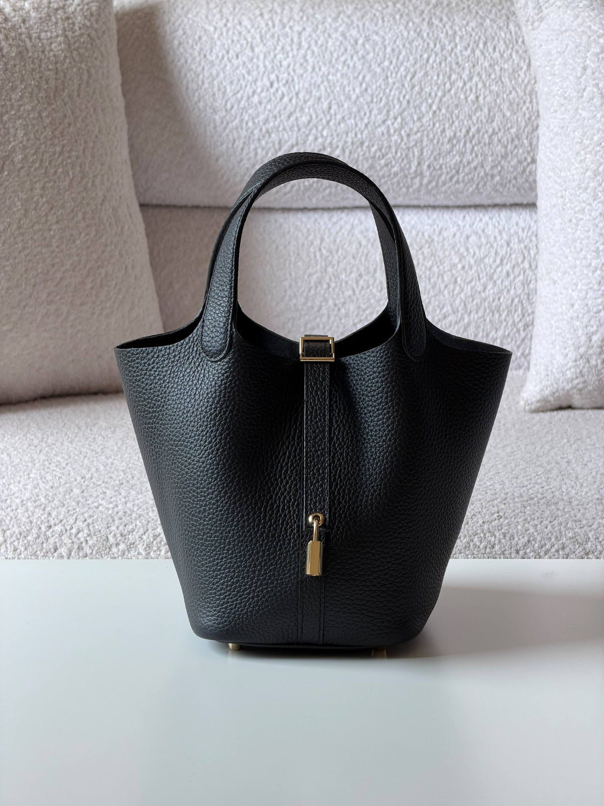 Hermes
18cm
supermaster quality
with box 📦
380 dhs🇦🇪🇦🇪
Zain52
♥️♥️♥️