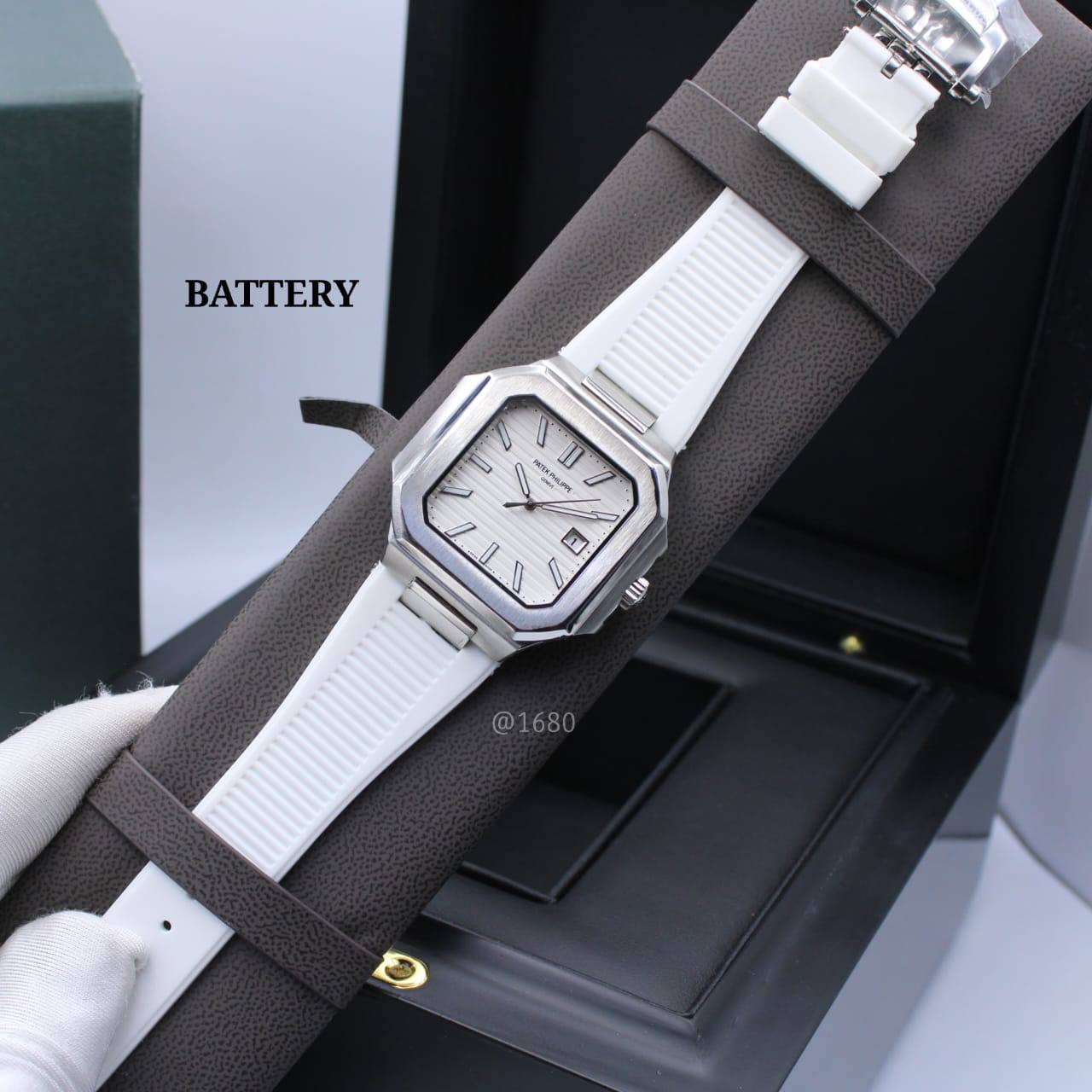 PATEK PHILIPPE
*CUBITUS*
*FOR MEN QUARTZ_______*🔥🔥
230 dhs✅
Zain304
♥️♥️♥️