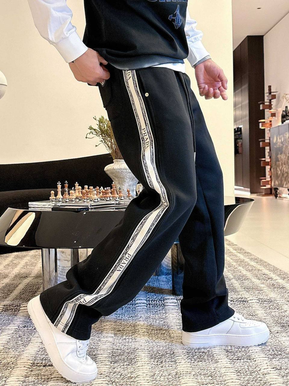 *NEW PRADA*
*♕ 𝐒𝐔𝐏𝐄𝐑 𝐌𝐀𝐒𝐓𝐄𝐑 ♕*
*SIZE: M,L,XL,XXL,XXXL*
300 dhs🪙💚
Zain227
♥️♥️♥️