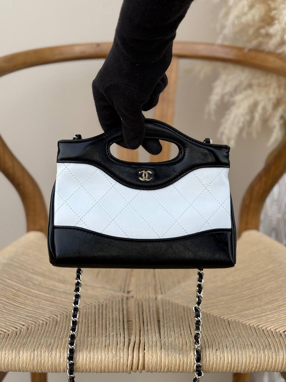 CHANEL
20cm
320 dhs✅
Top quality
With box🎁
Zain167
♥️♥️♥️