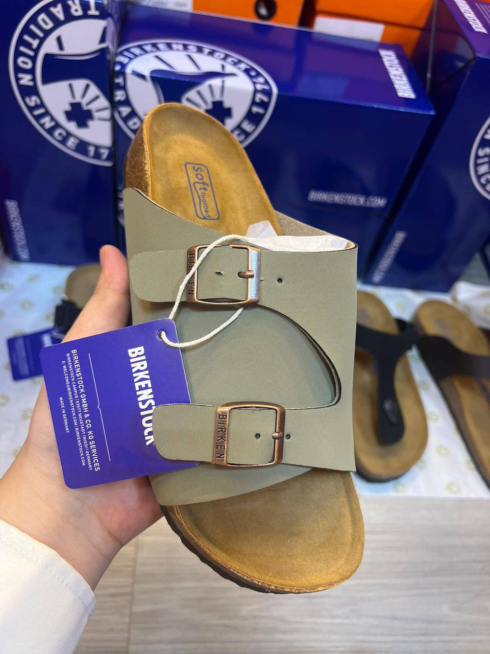 Birkenstock
High Quality, New Arrived
Size 36To 41
110 dhs🪙🌨️
Zain120
♥️♥️♥️