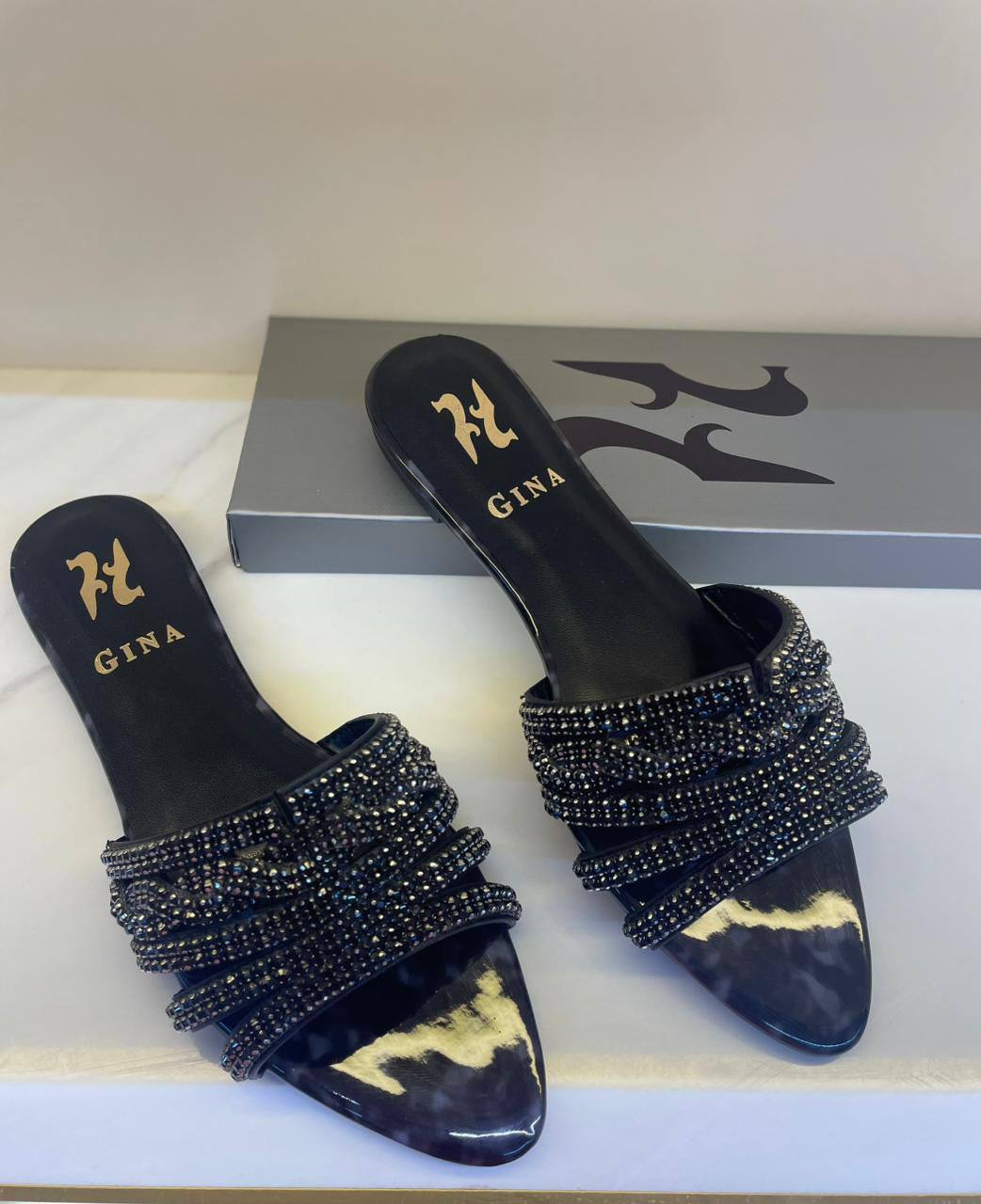 GINA
120 dhs🌺
Size 36-41
Zain88