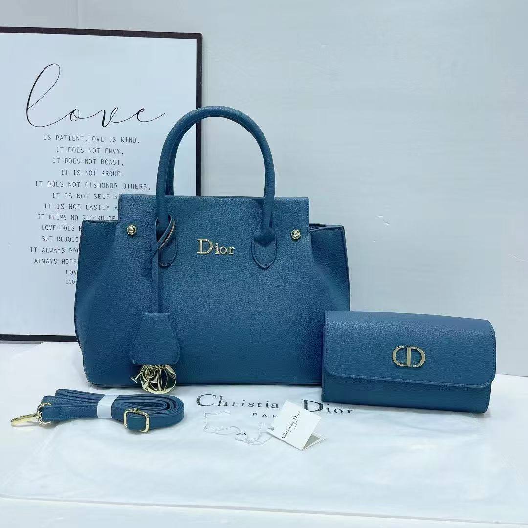 DIOR TOTE BAG 🔥
GOOD QUALITY 🌹
110 dhs🪙
Zain28
♥️♥️♥️