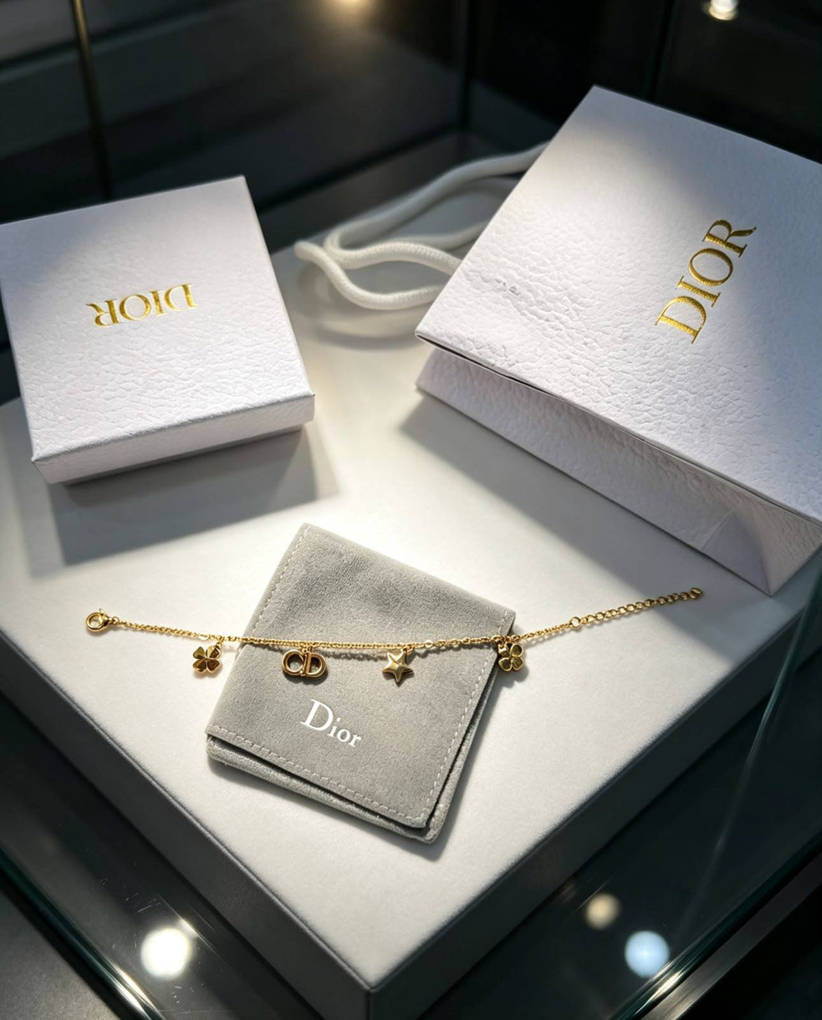 Stainless steel 💥 Non tarnish 💯 Bracelet 🍁
With black boxes 🗃️
20 dhs🇦🇪🇦🇪
With normal boxes 📦 And paper bag🛍️
30 dhs🇦🇪🇦🇪
Zain216
♥️♥️♥️