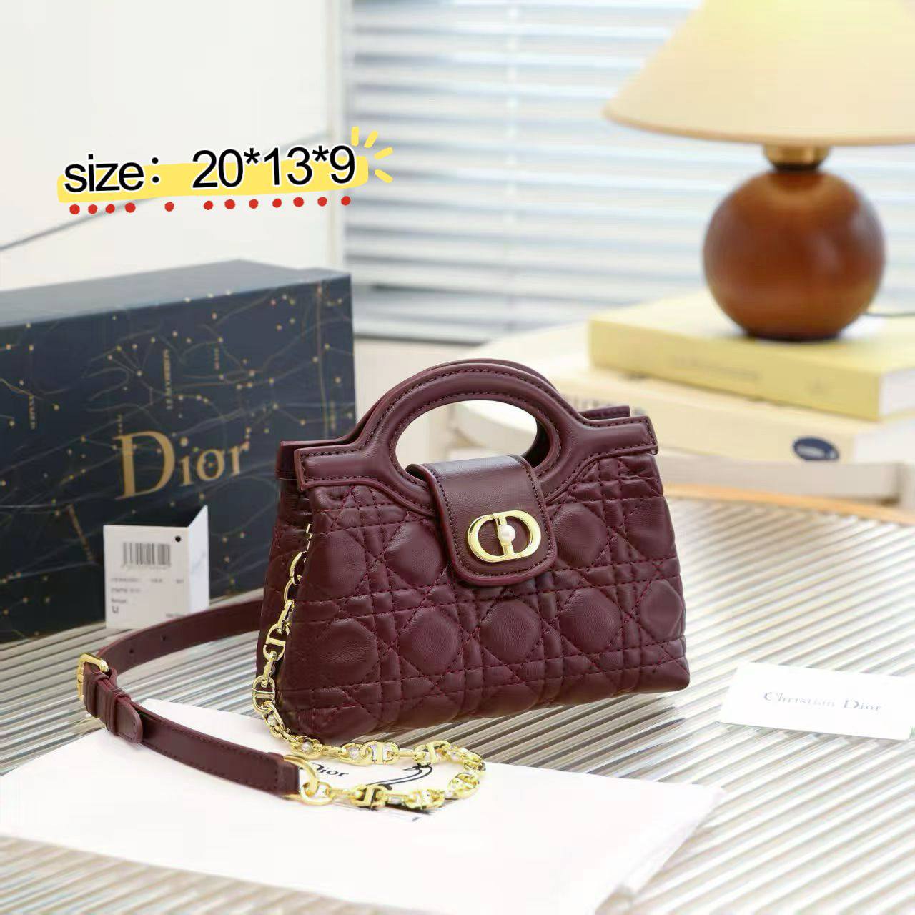 Dior
✨✨NEW Dior ✨✨
110 dhs🪙🌨️
with box
🎁🎁🎁
Zain38
♥️♥️♥️