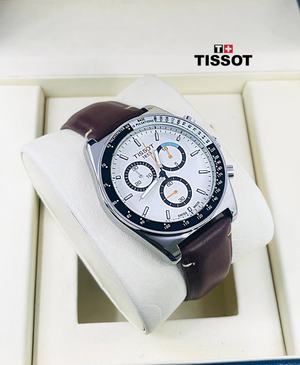 Tissot Men
110 dhs✅
*Battery*
*chronograph working*
Zain29
♥️♥️♥️