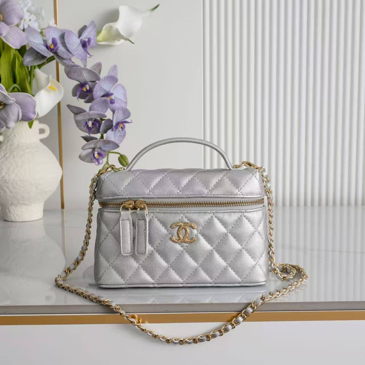 Chanel
withbox
100 dhs🇦🇪🇦🇪
Zain143
♥️♥️♥️